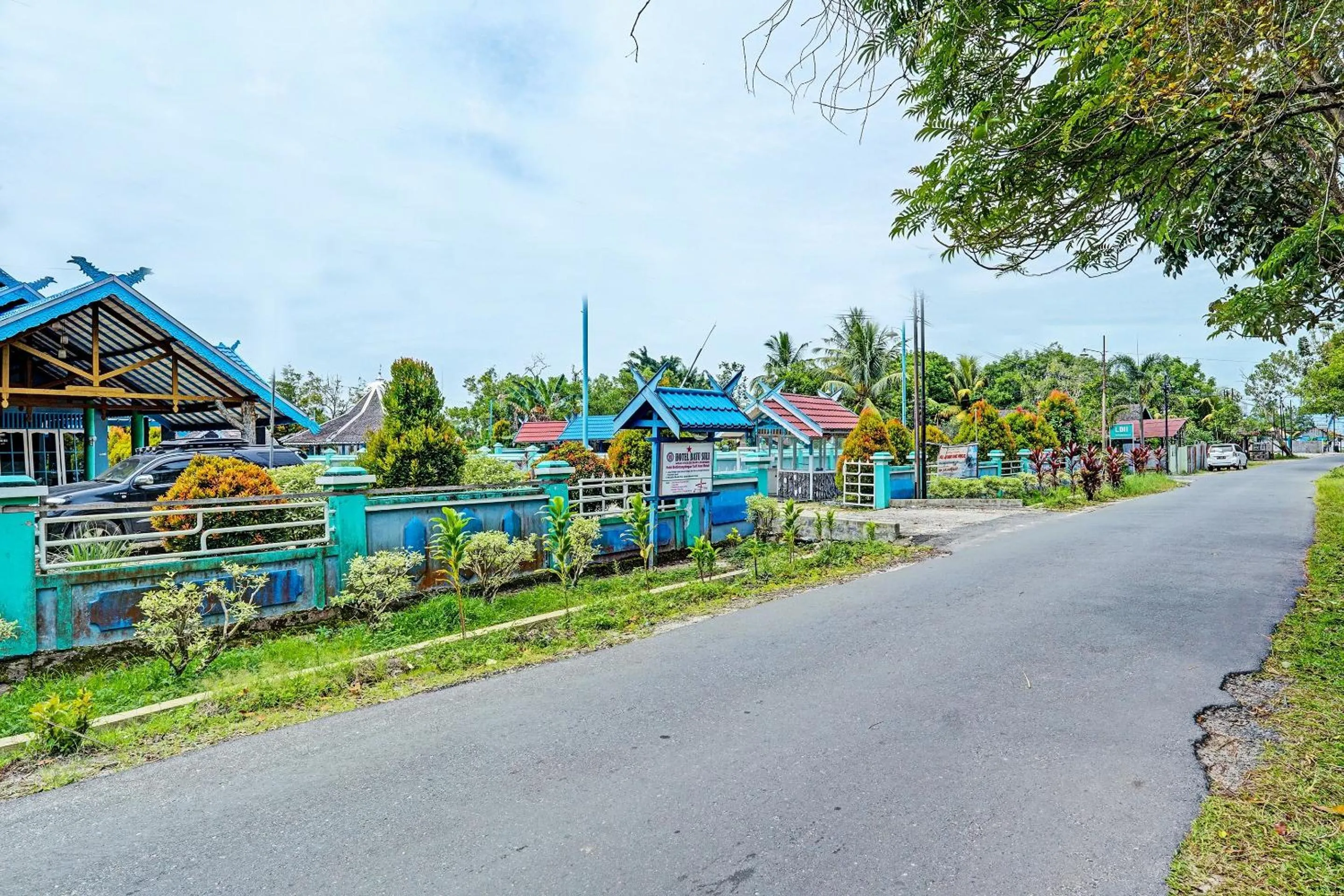 Facade/entrance in Capital O 91806 Hotel Batu Suli