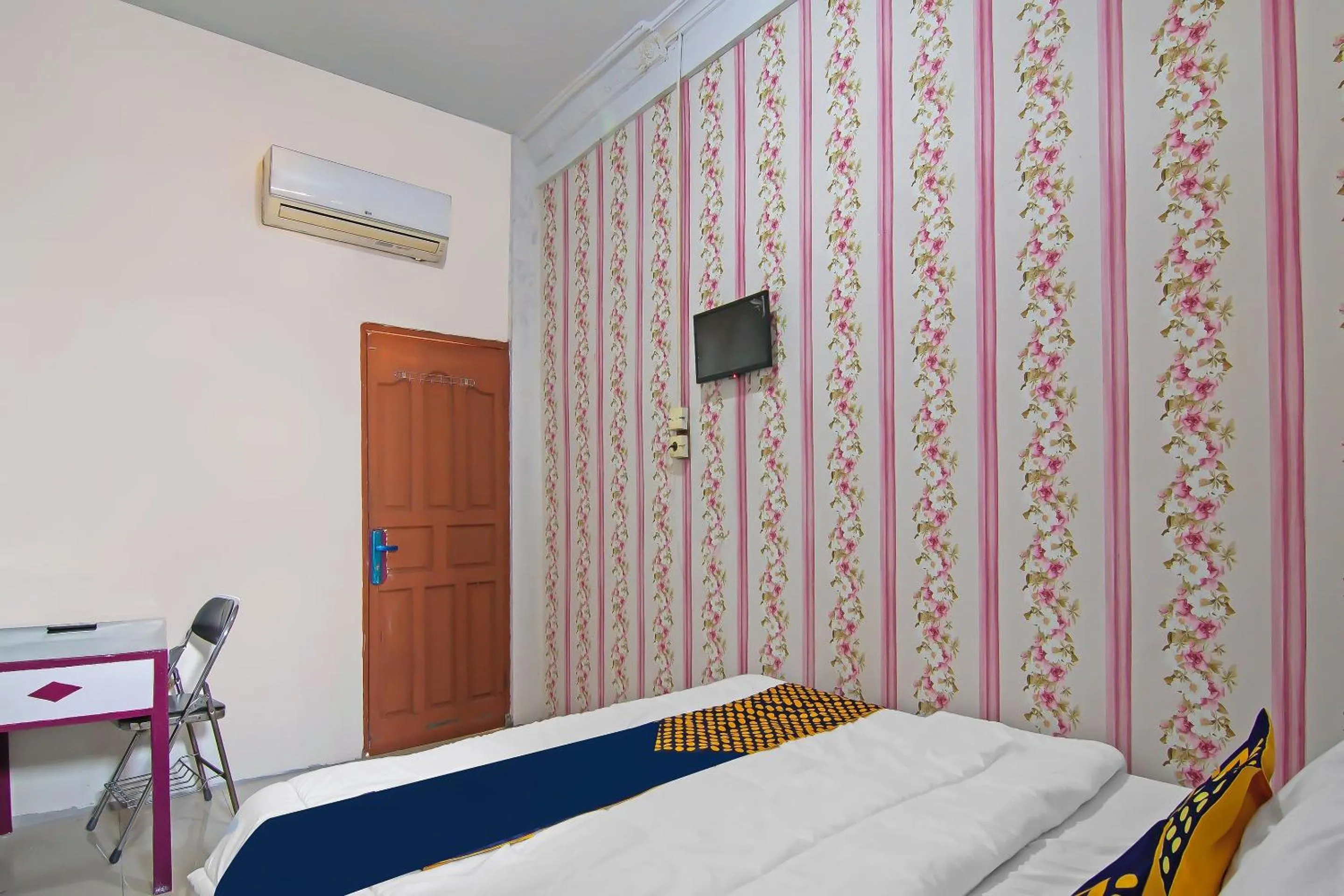 Bedroom, Bed in Hotel O Yoezef Homestay Syariah
