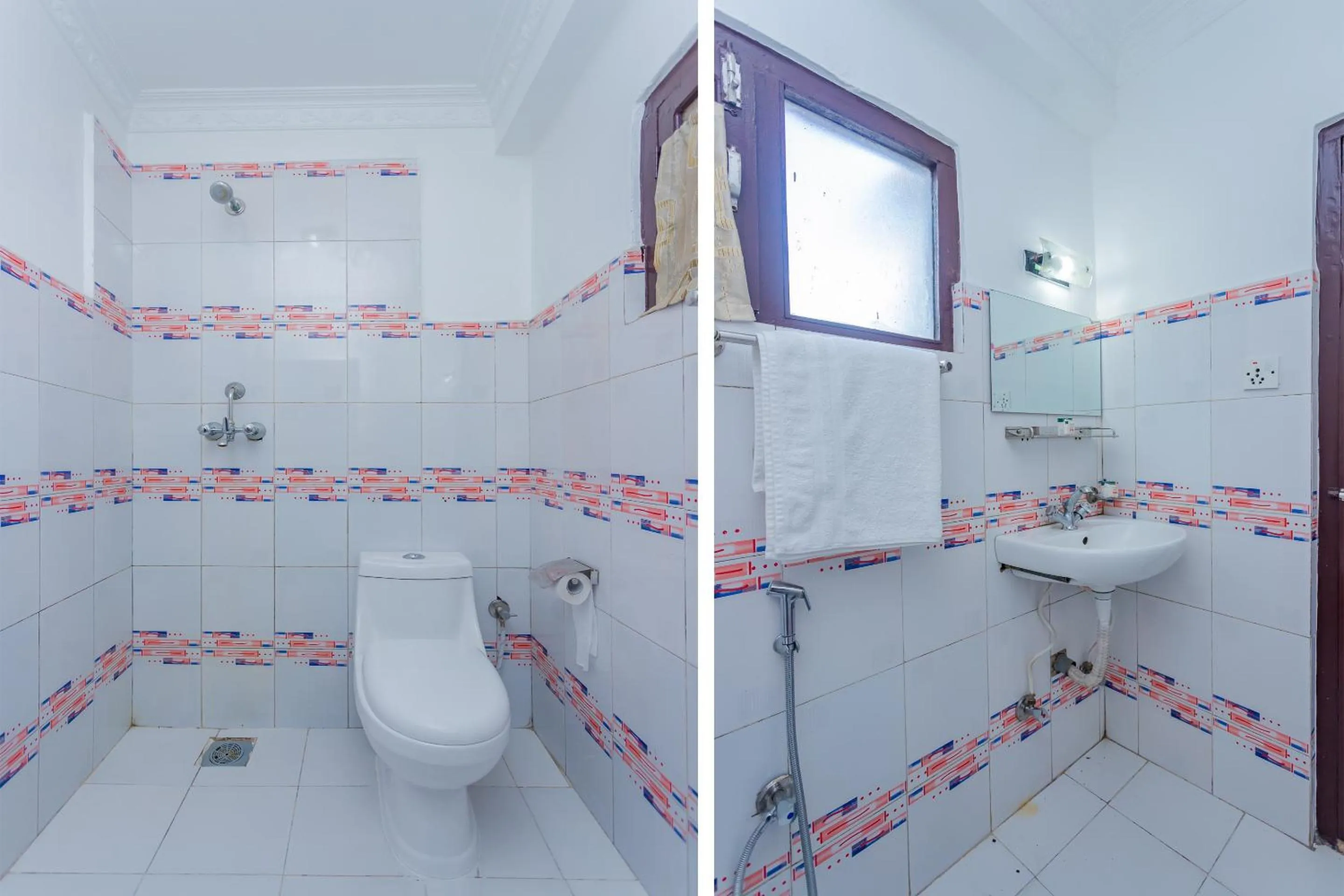 Bathroom in OYO 797 Hotel Aakansh