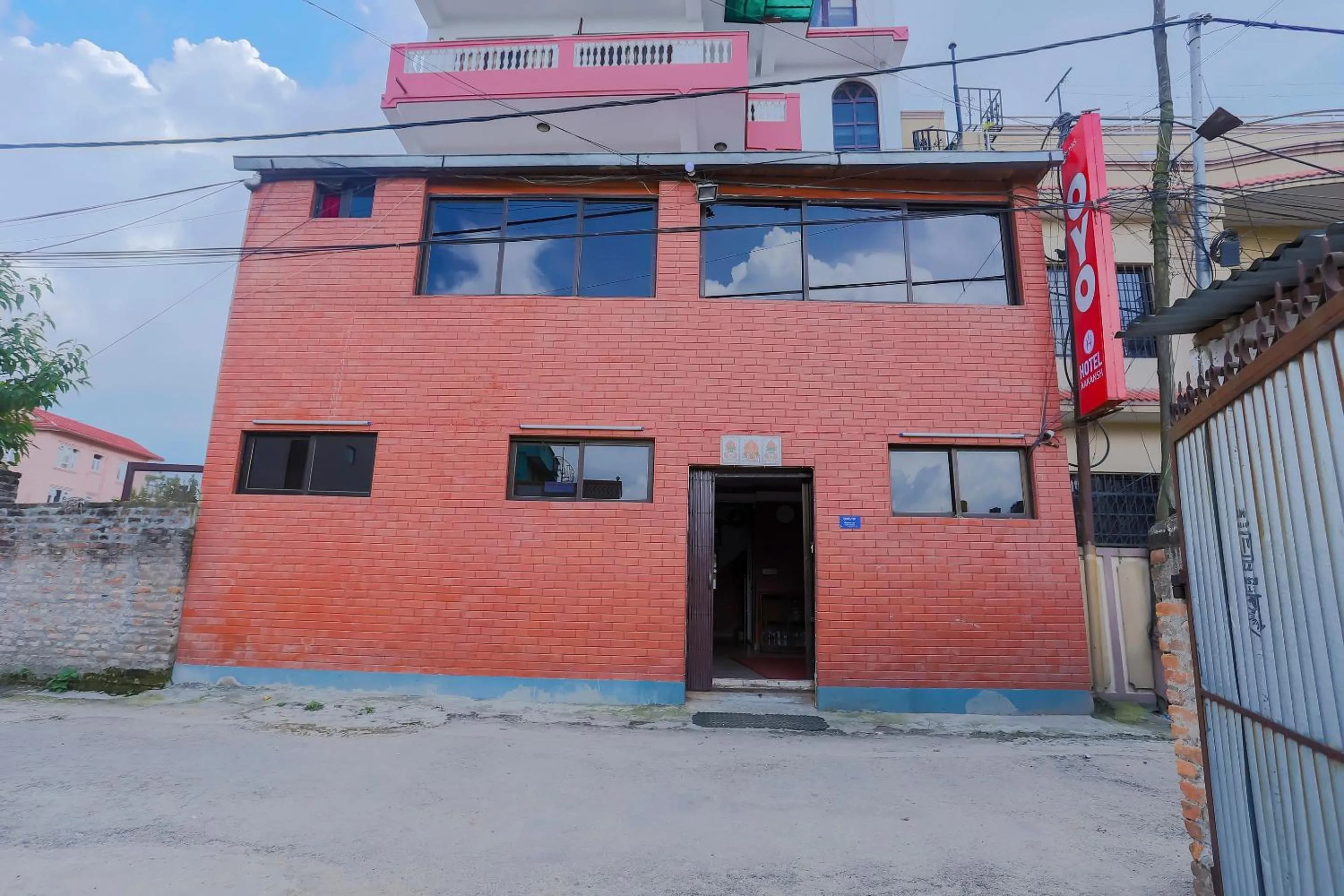 Facade/entrance in OYO 797 Hotel Aakansh