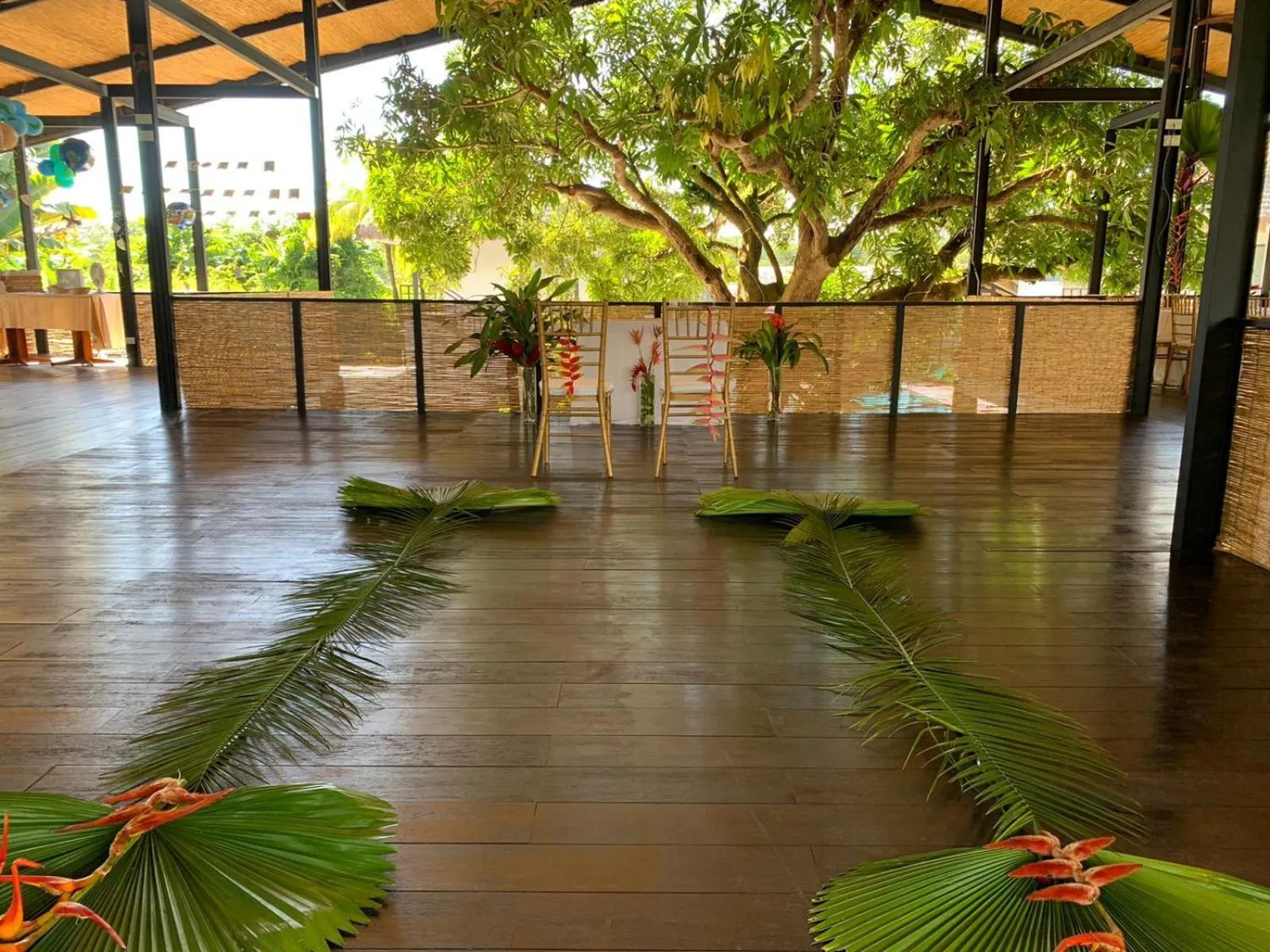 Restaurant/places to eat in Yuli Hotel