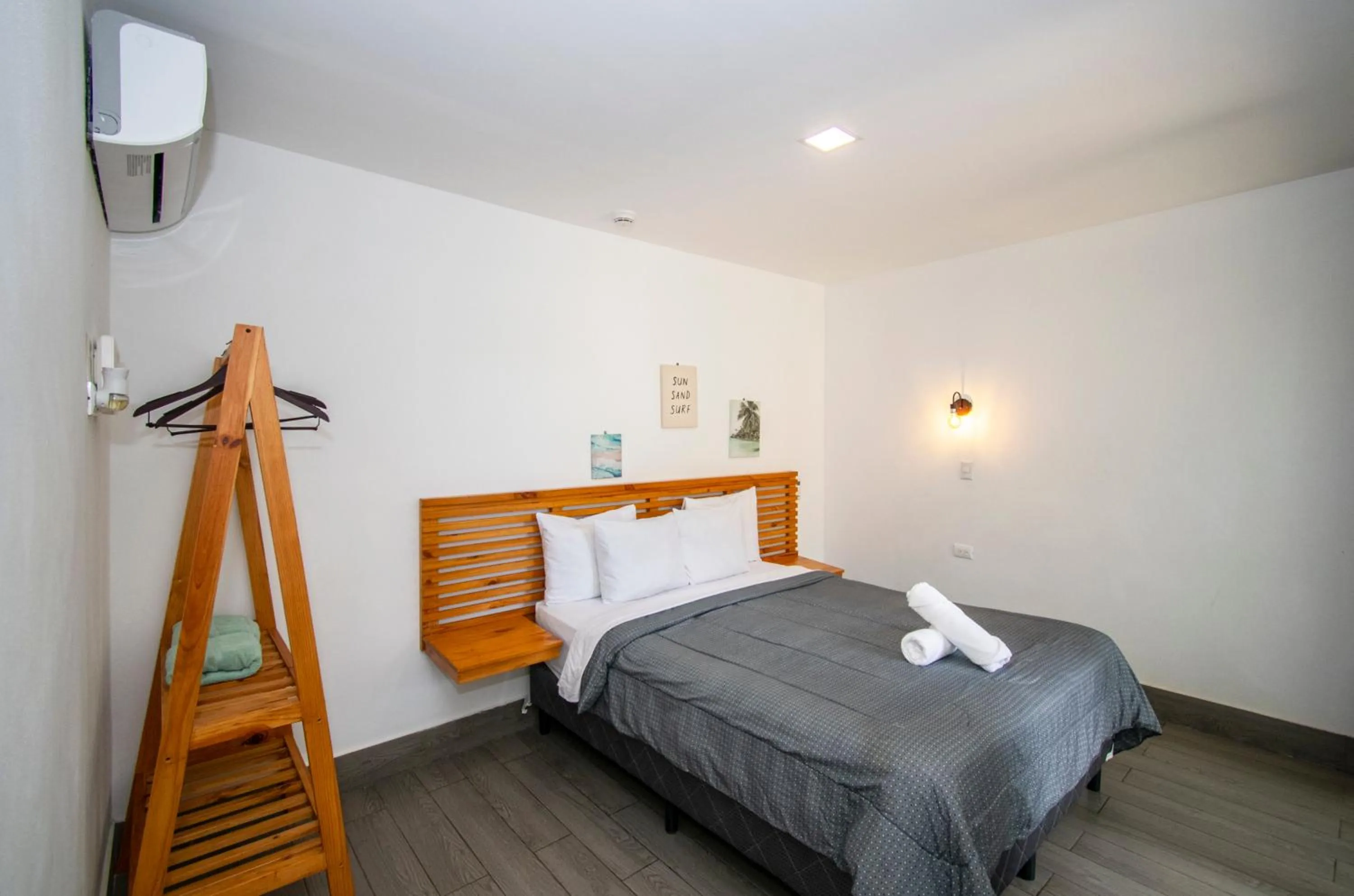 Property building, Bed in Yuli Hotel