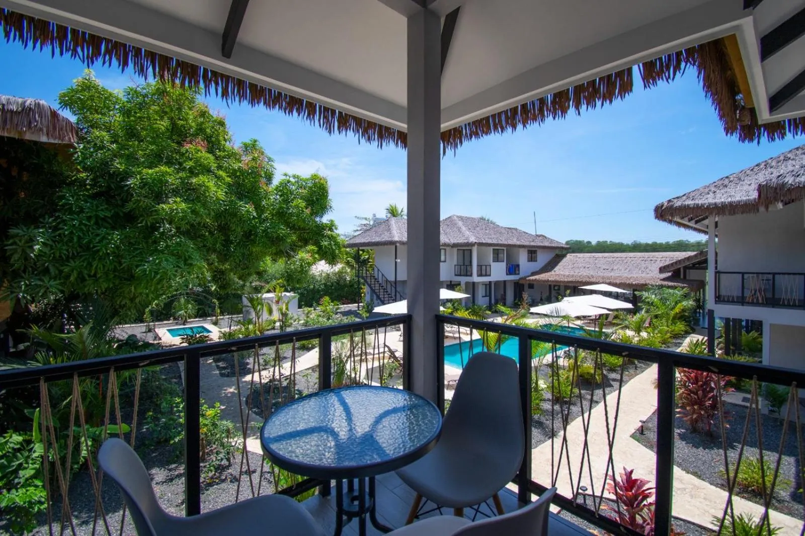 Swimming pool in Yuli Hotel