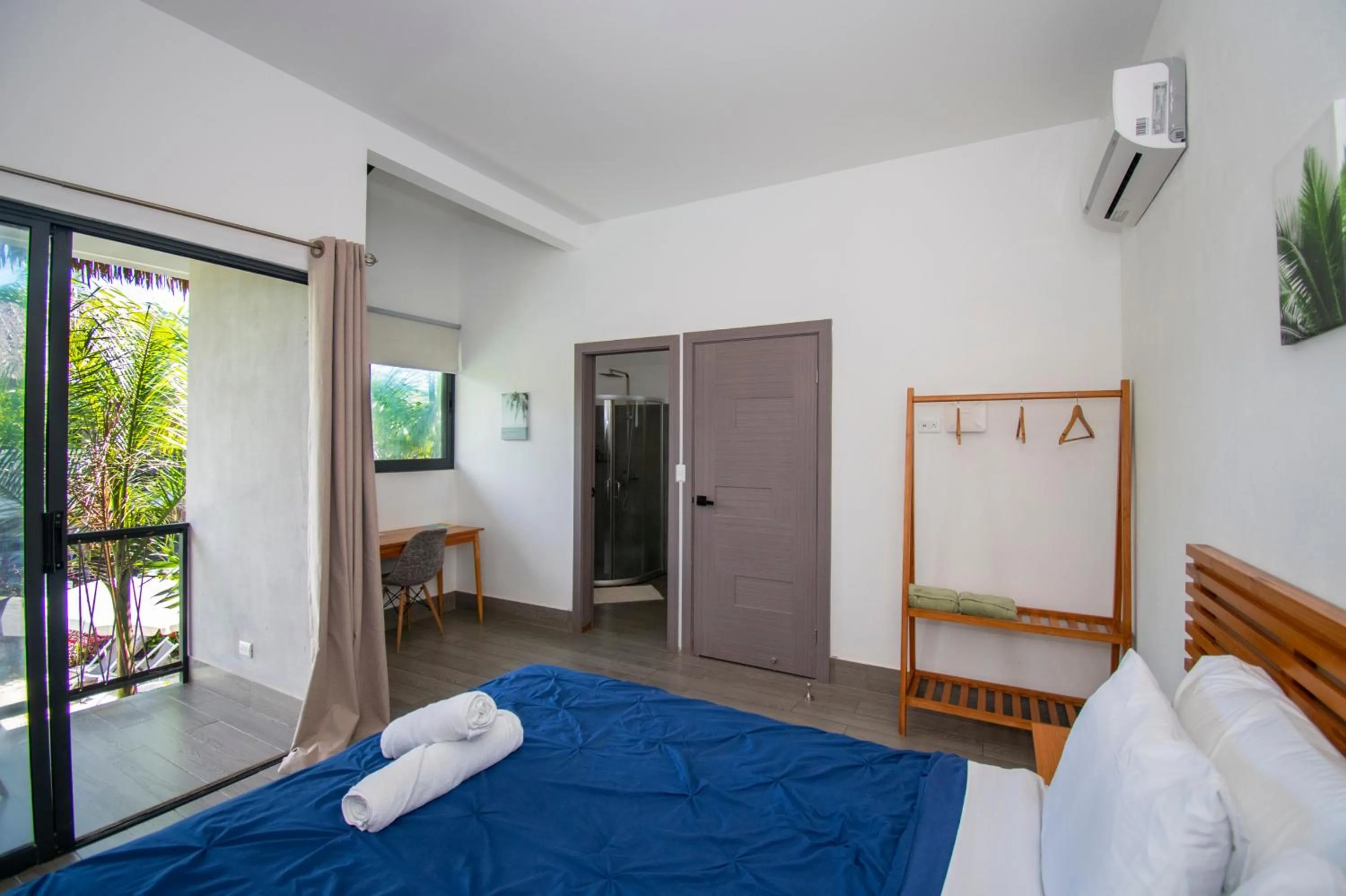 Property building, Bed in Yuli Hotel