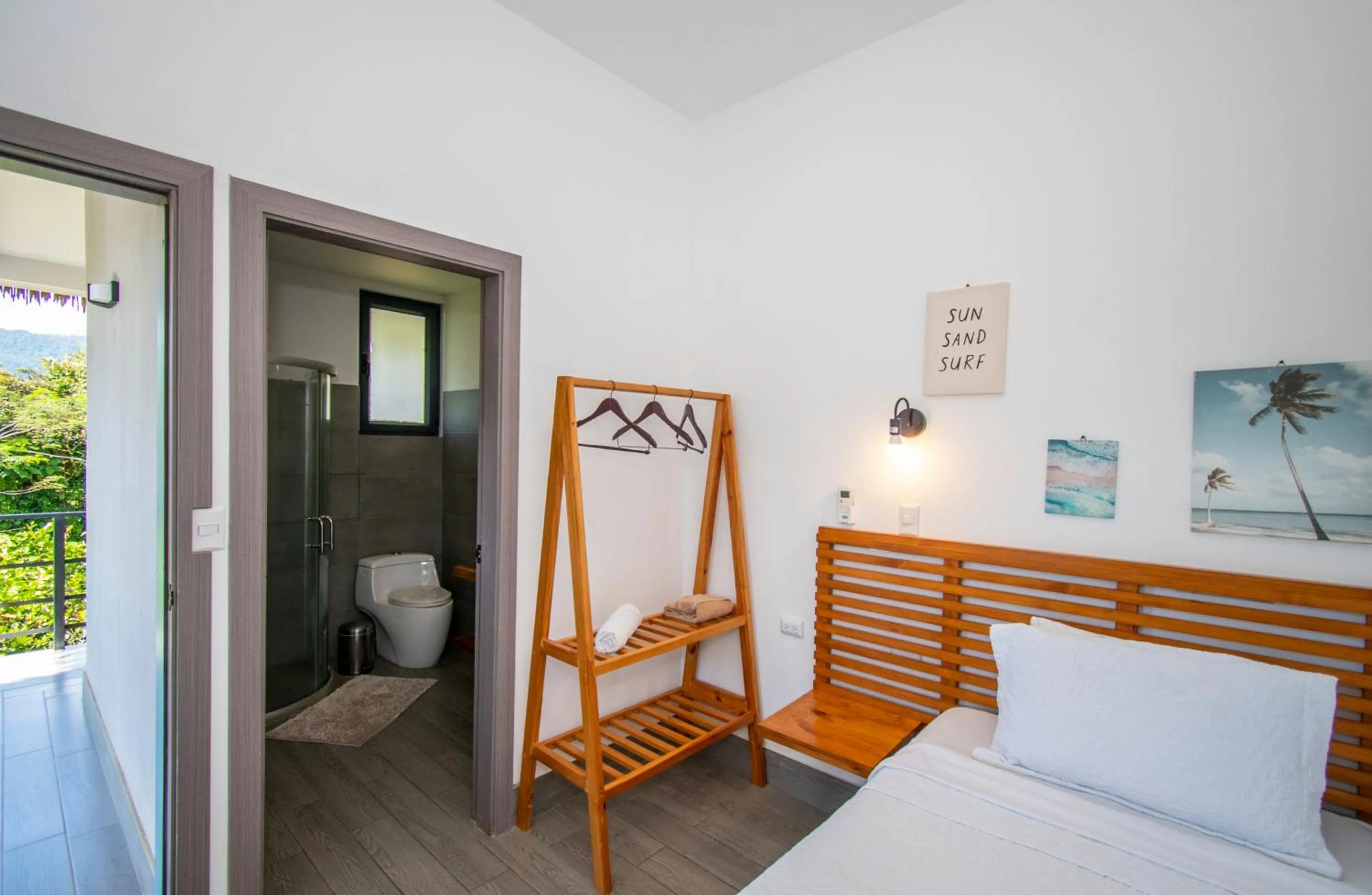 Property building, Bed in Yuli Hotel