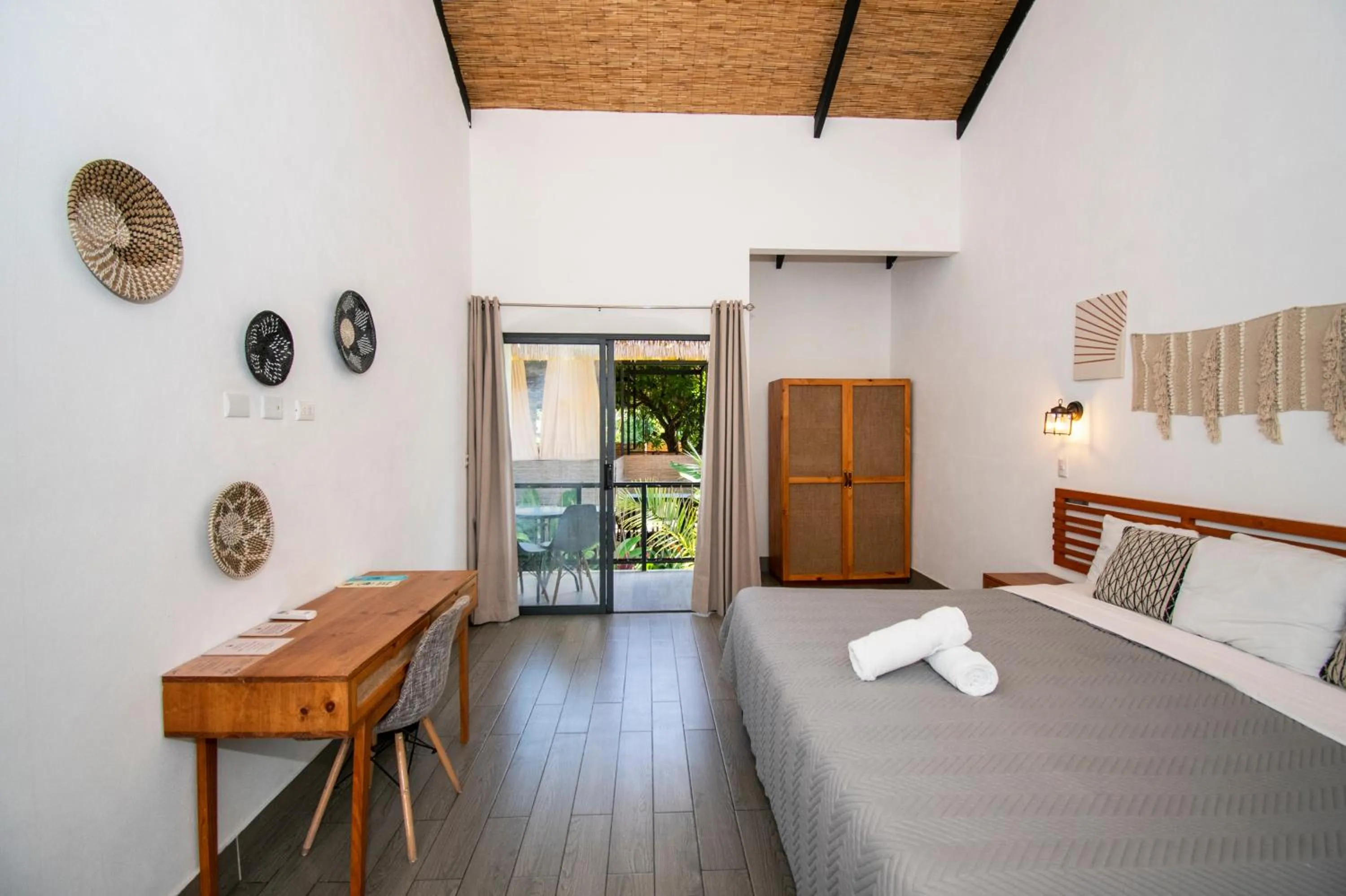 Property building, Bed in Yuli Hotel