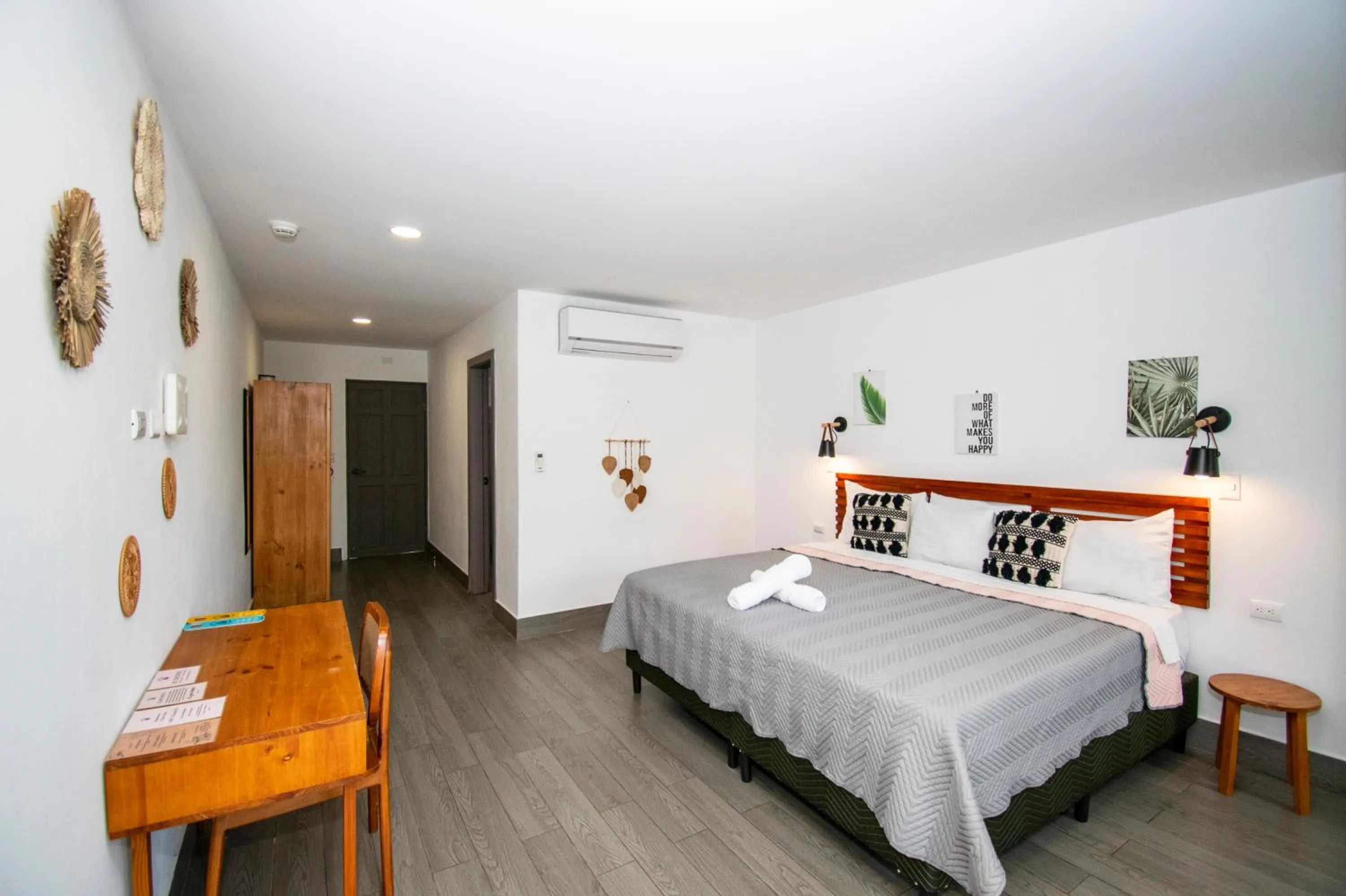 Property building, Bed in Yuli Hotel