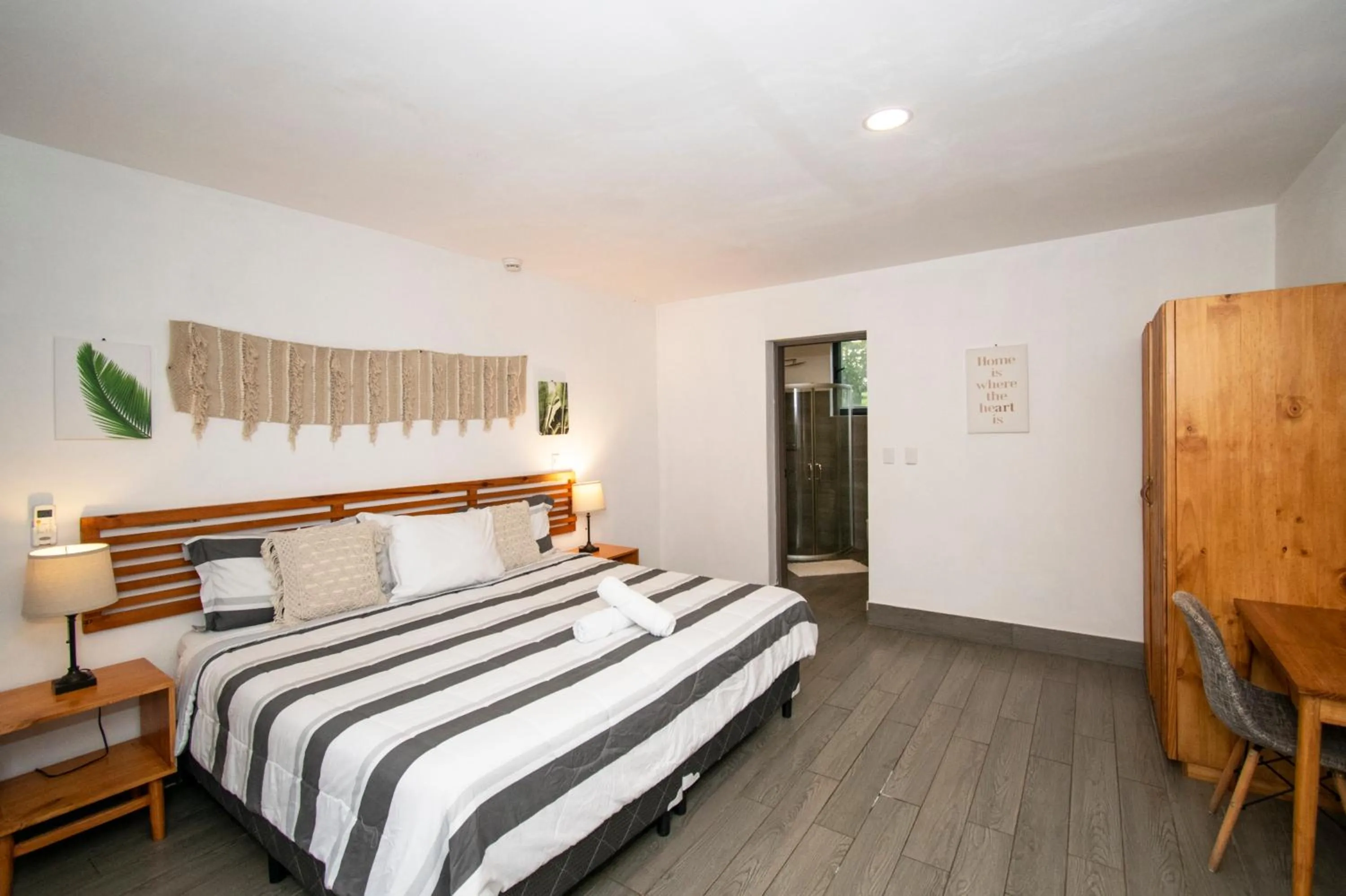 Property building, Bed in Yuli Hotel