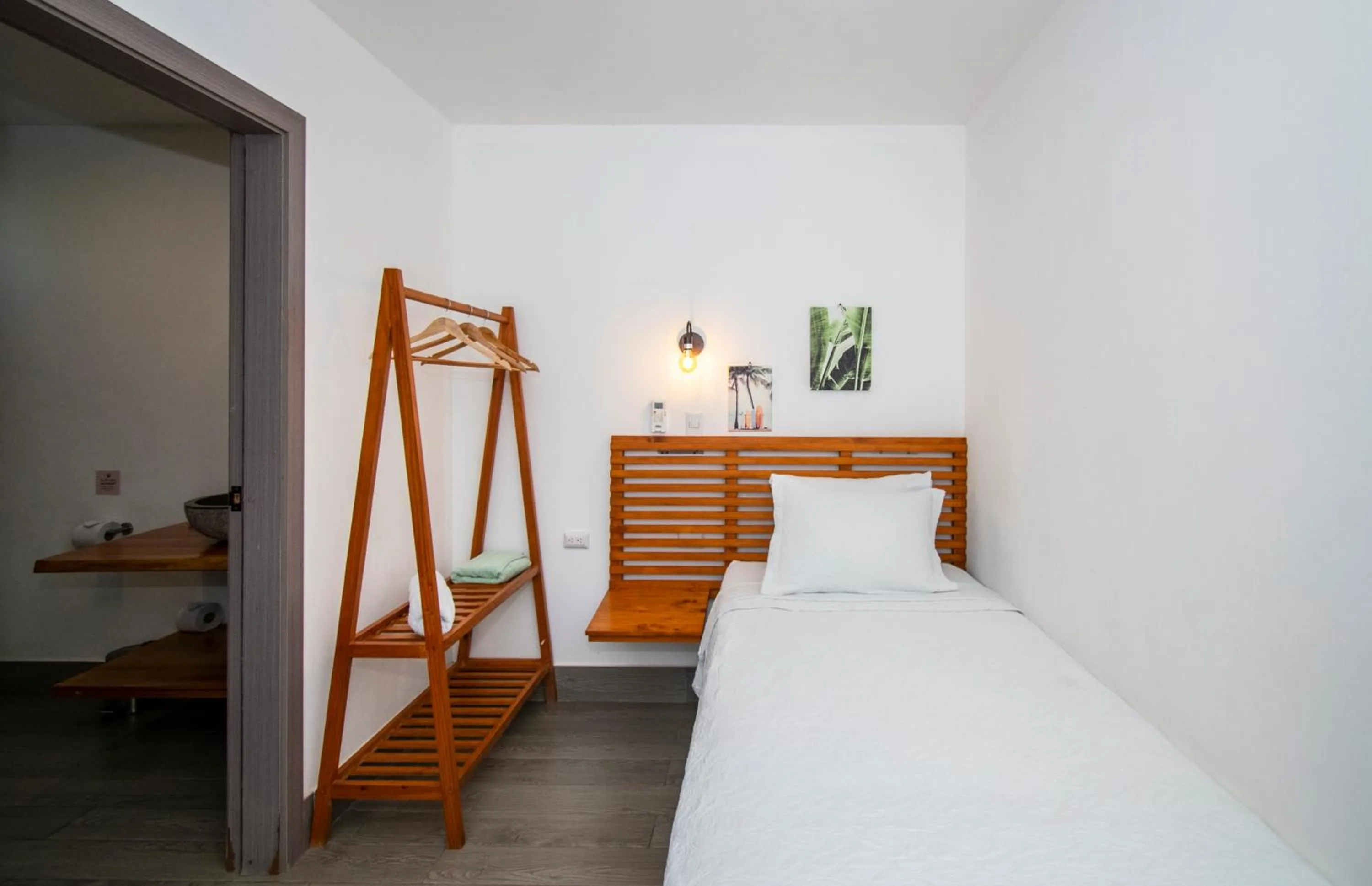 Property building, Bed in Yuli Hotel