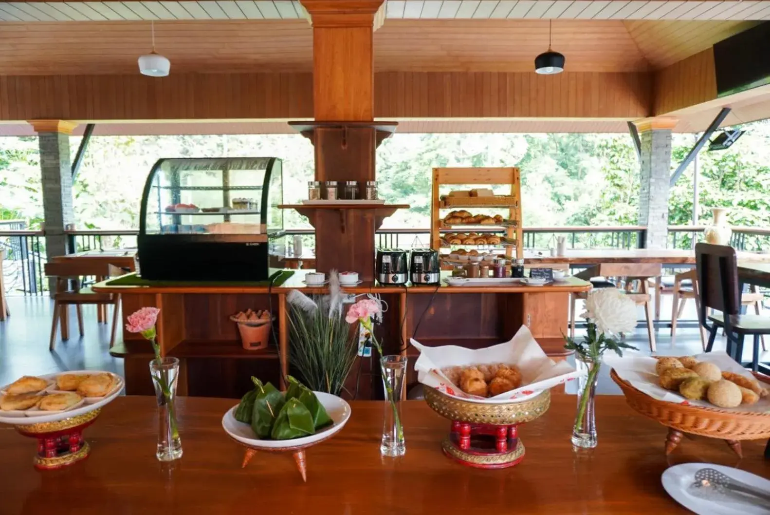 Breakfast in Cascade Tara Breakfast in Cascade Tara