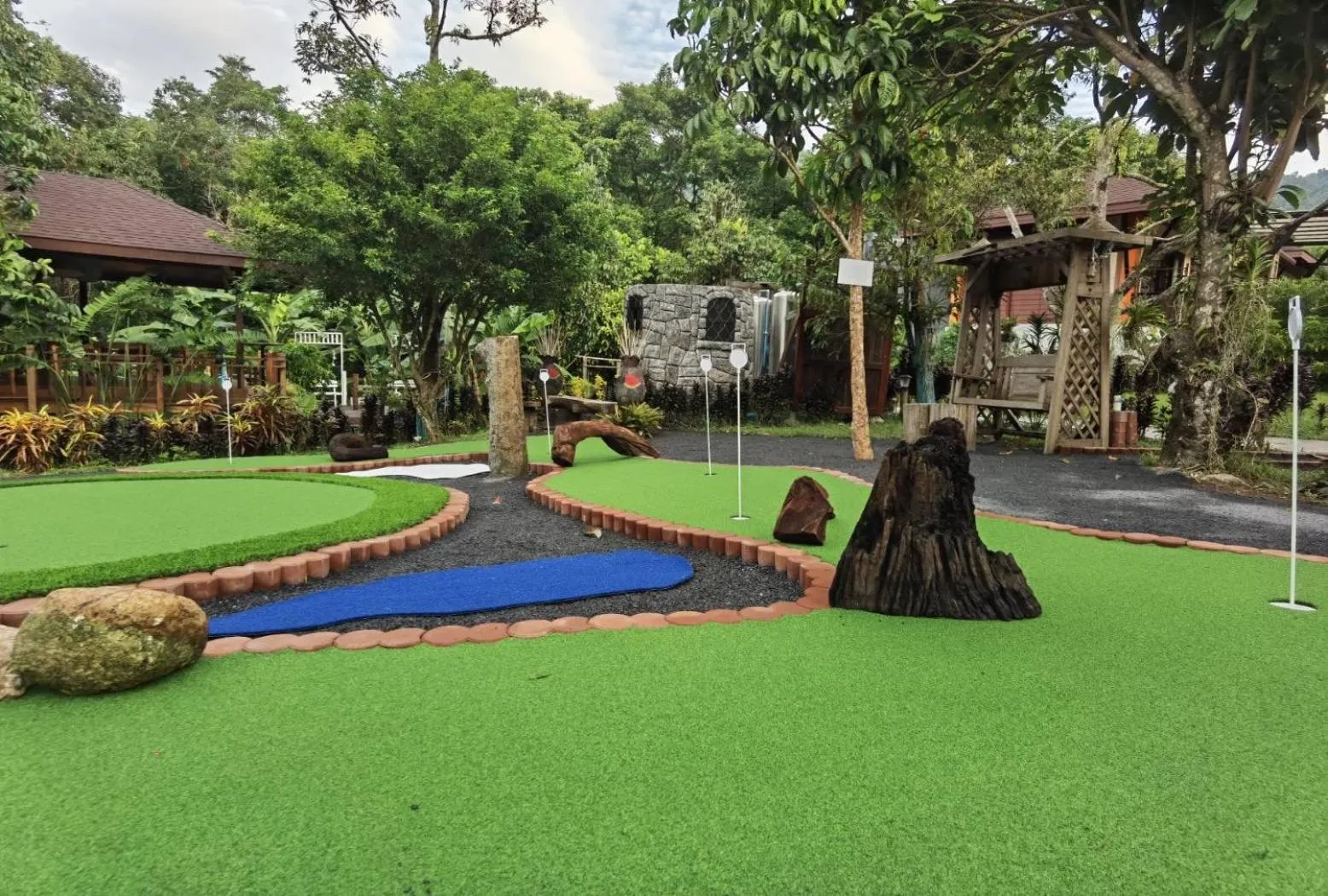 Minigolf in Cascade Tara