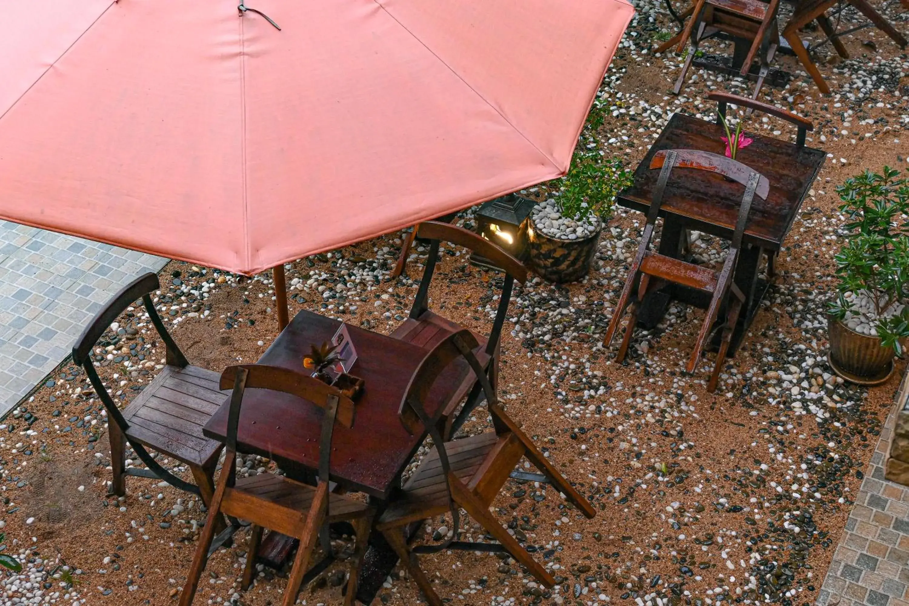 Property building in Cascade Tara Property building in Cascade Tara