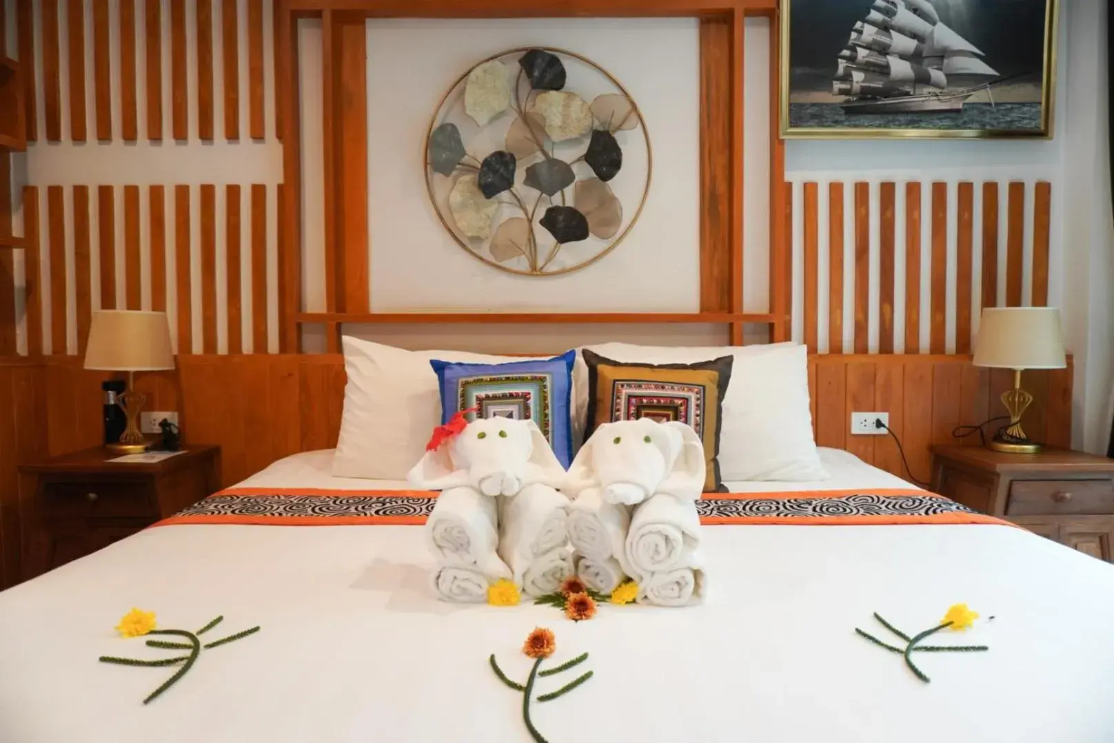 Property building, Bed in Cascade Tara Property building, Bed in Cascade Tara