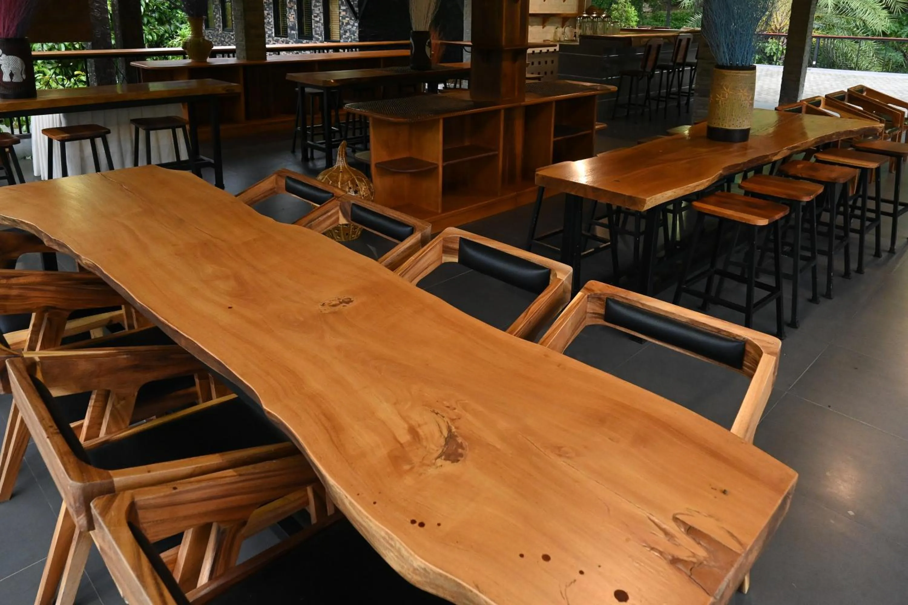 Restaurant/places to eat in Cascade Tara