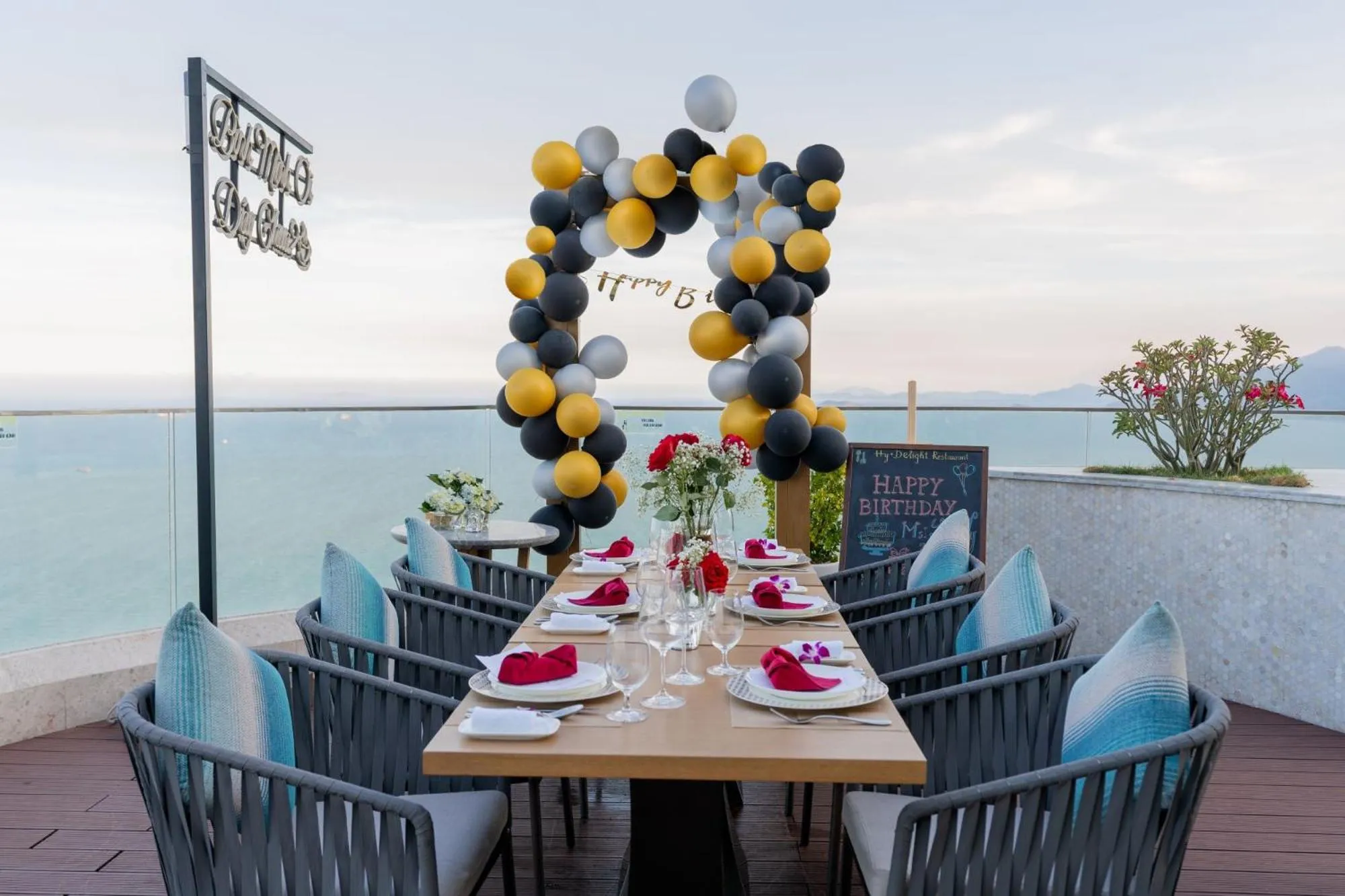 Restaurant/places to eat in Grand Hyams Hotel - Quy Nhon Beach