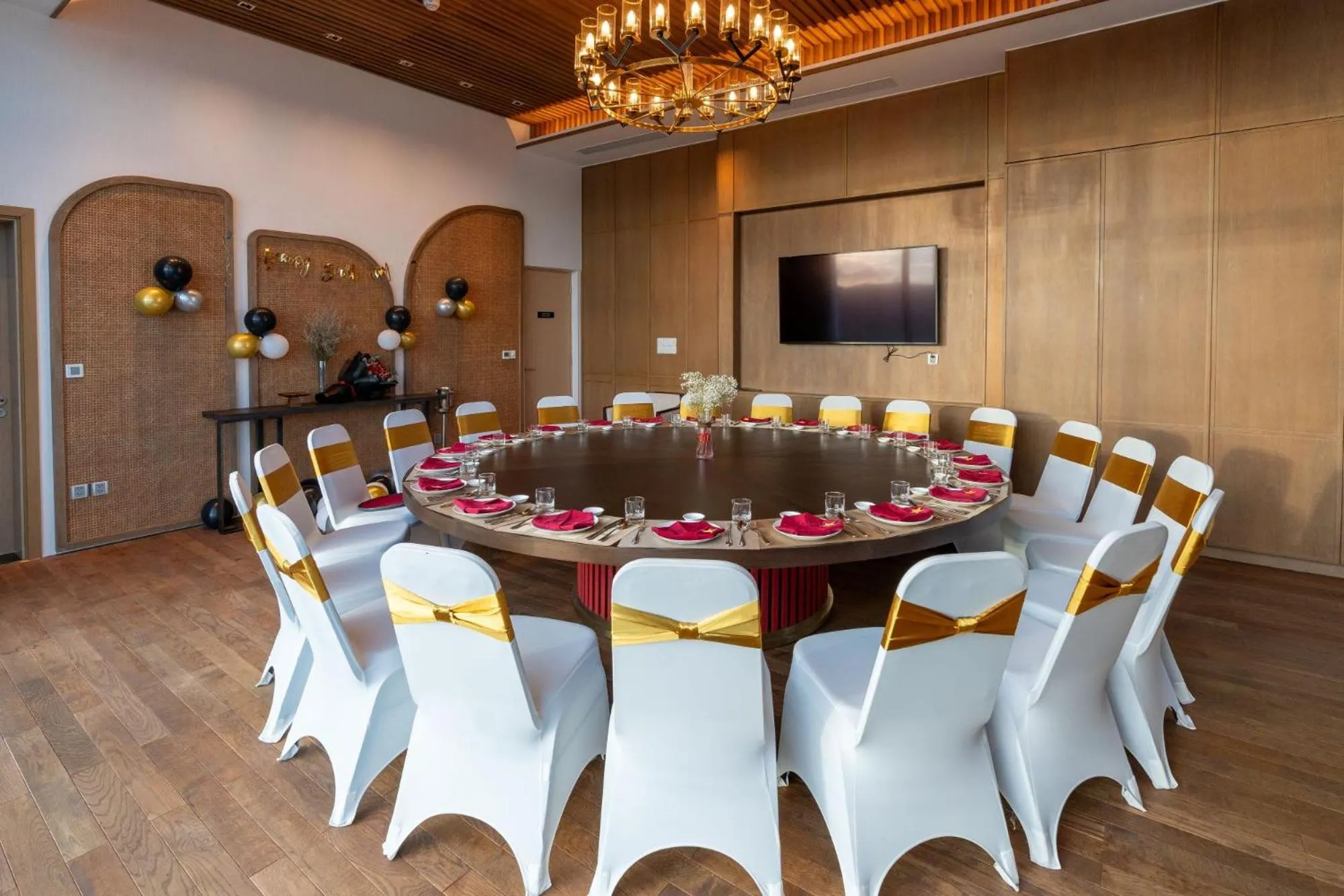 Restaurant/places to eat in Grand Hyams Hotel - Quy Nhon Beach