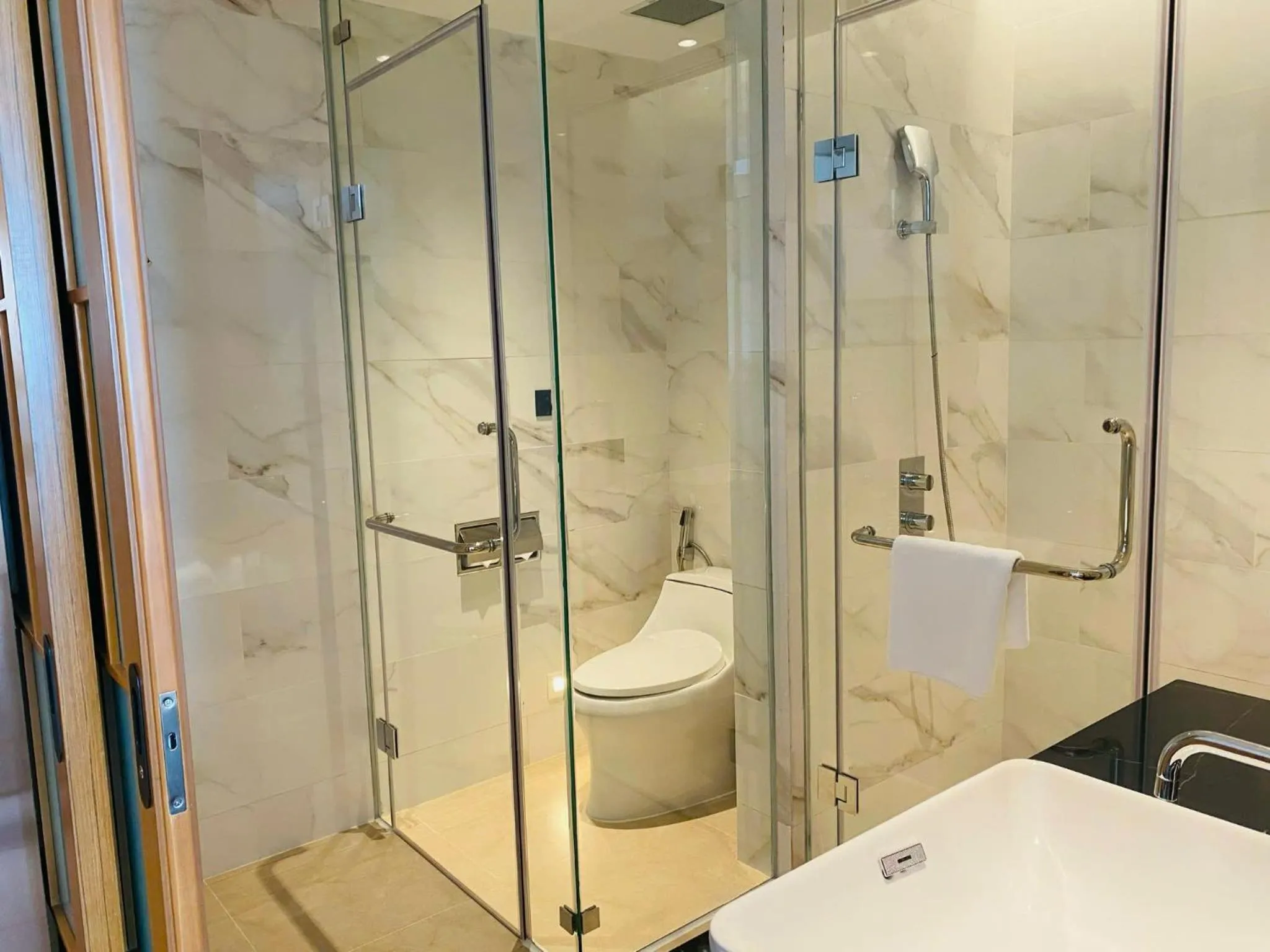 Bathroom in Grand Hyams Hotel - Quy Nhon Beach