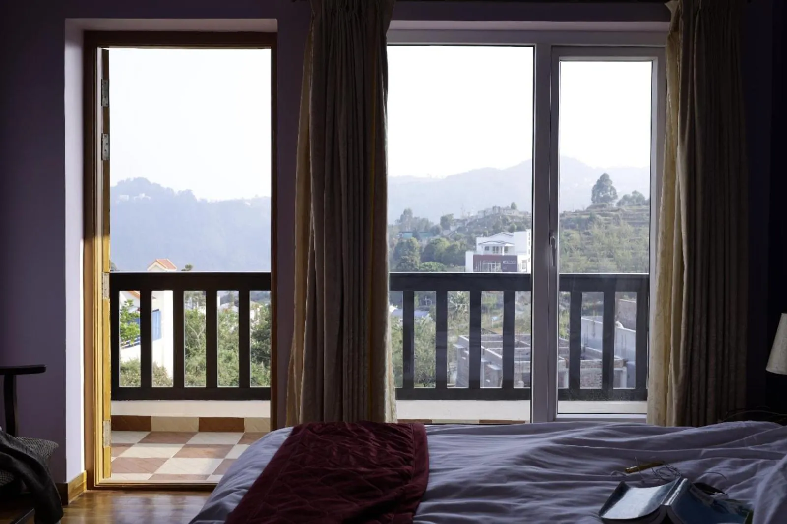 Balcony/Terrace, Bed in PURPLE ORCHID BY XACRO XPERIENCES