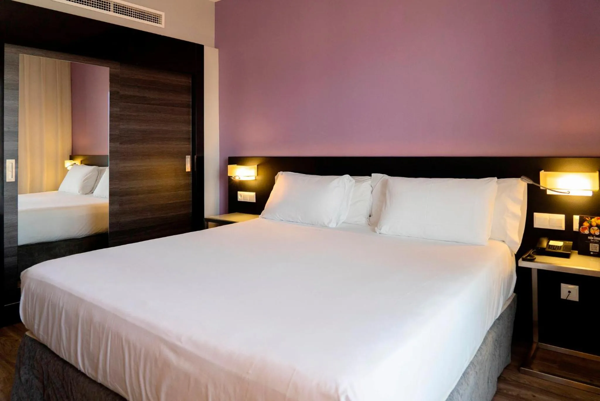 Photo of the whole room, Bed in Sercotel Córdoba Medina Azahara