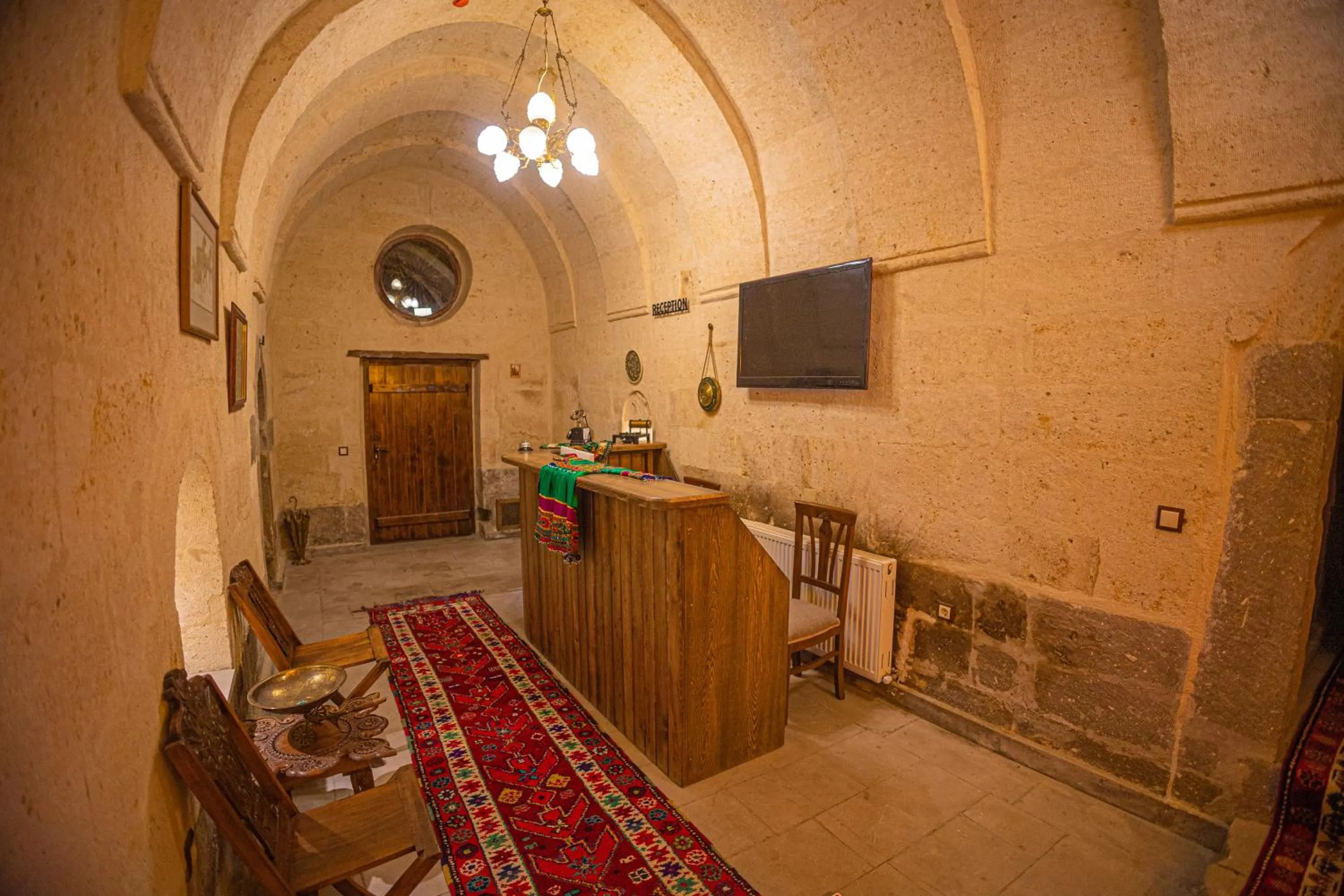 Lobby or reception in Pietra Cave Suites