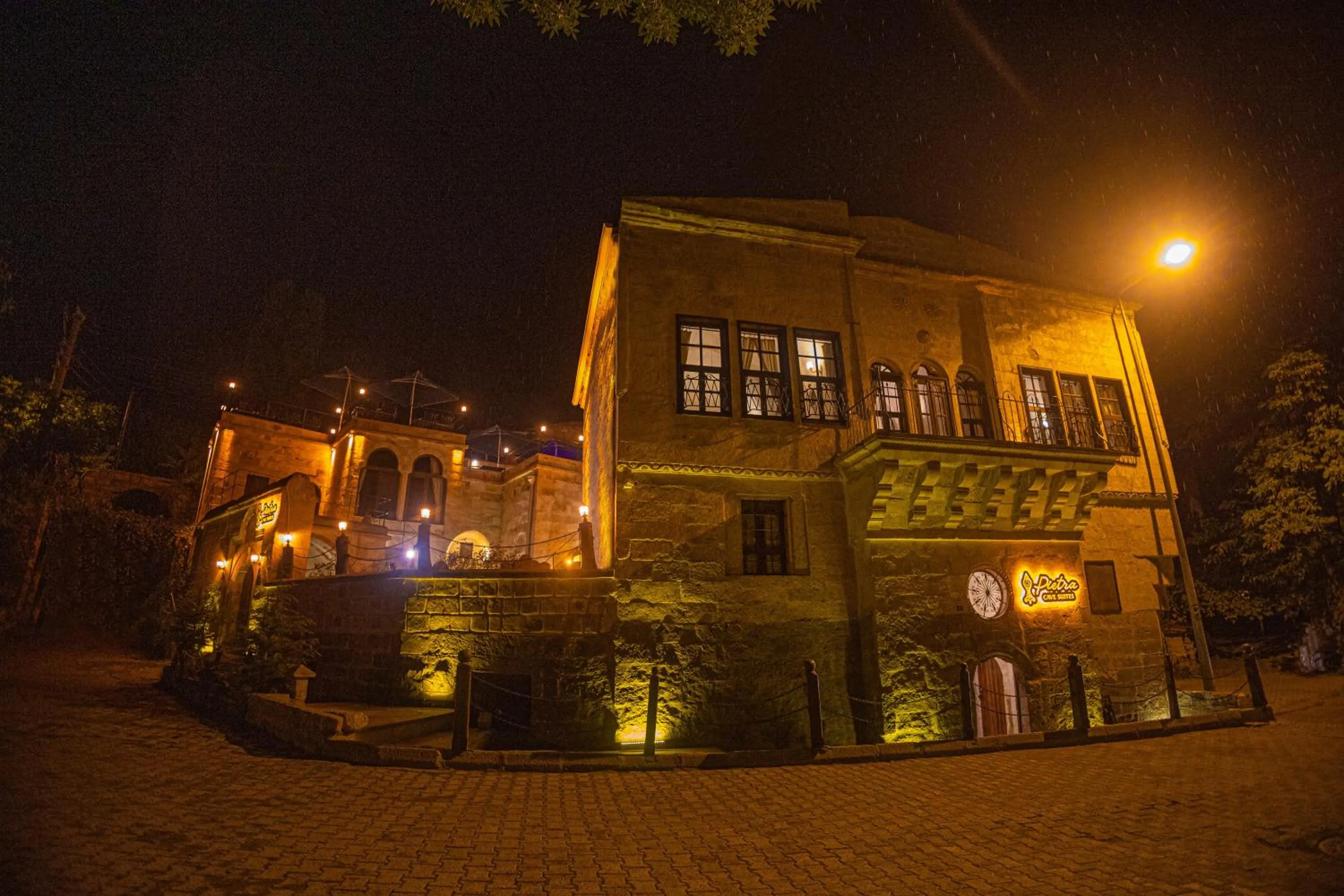 Property building in Pietra Cave Suites