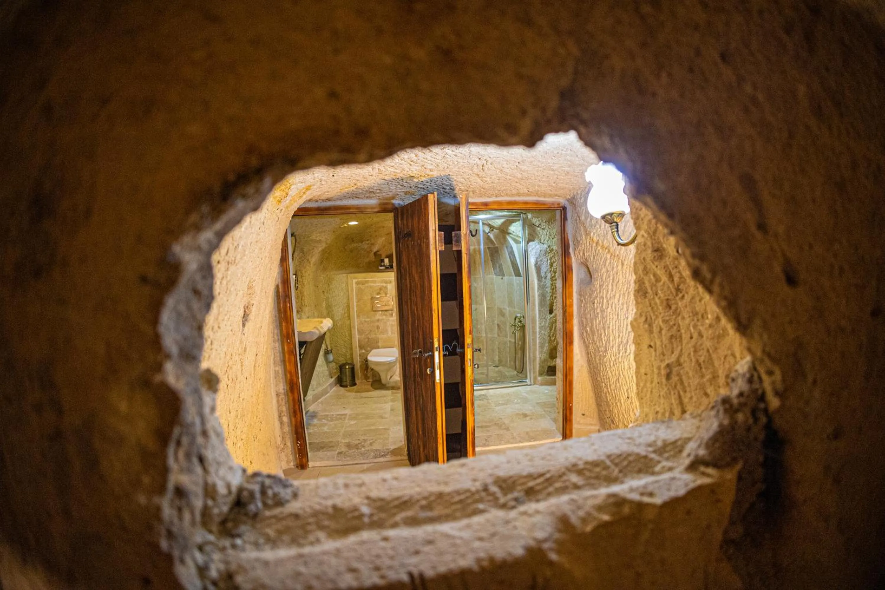 Bathroom in Pietra Cave Suites