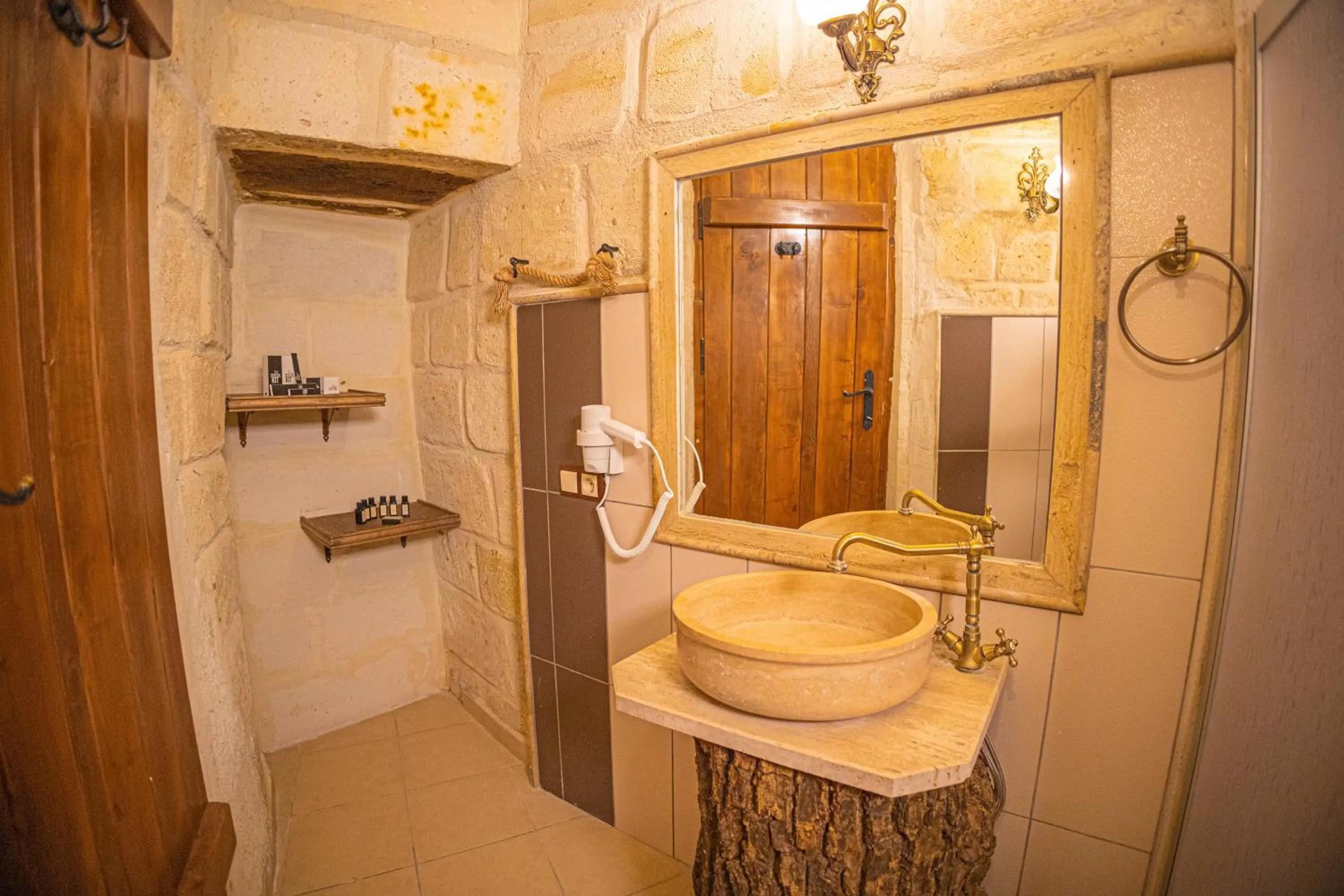 Bathroom in Pietra Cave Suites