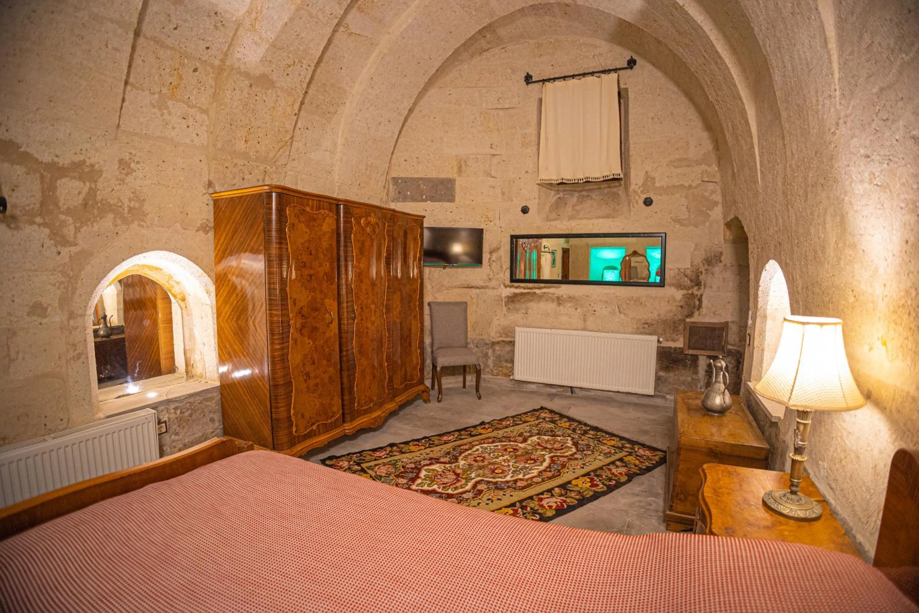 Photo of the whole room in Pietra Cave Suites