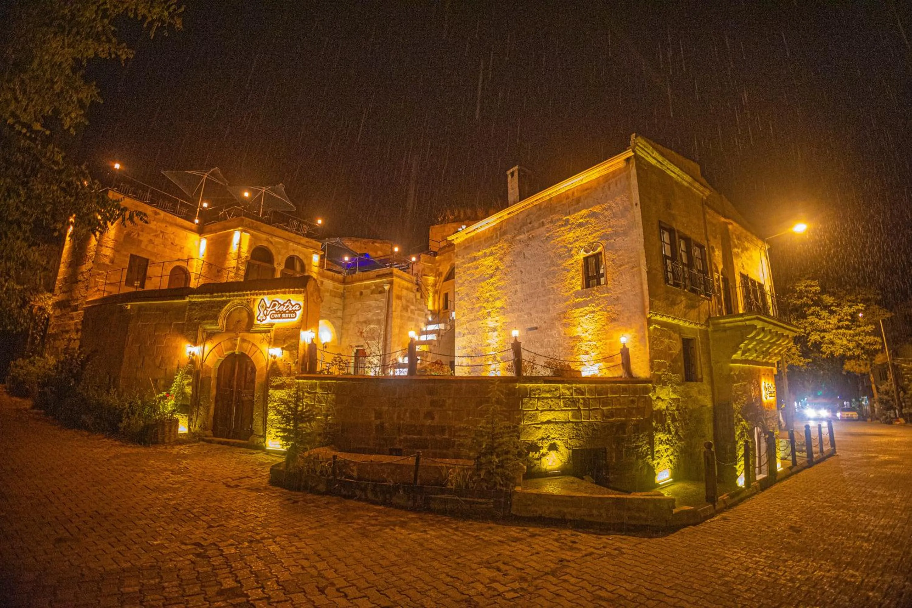 Property building in Pietra Cave Suites