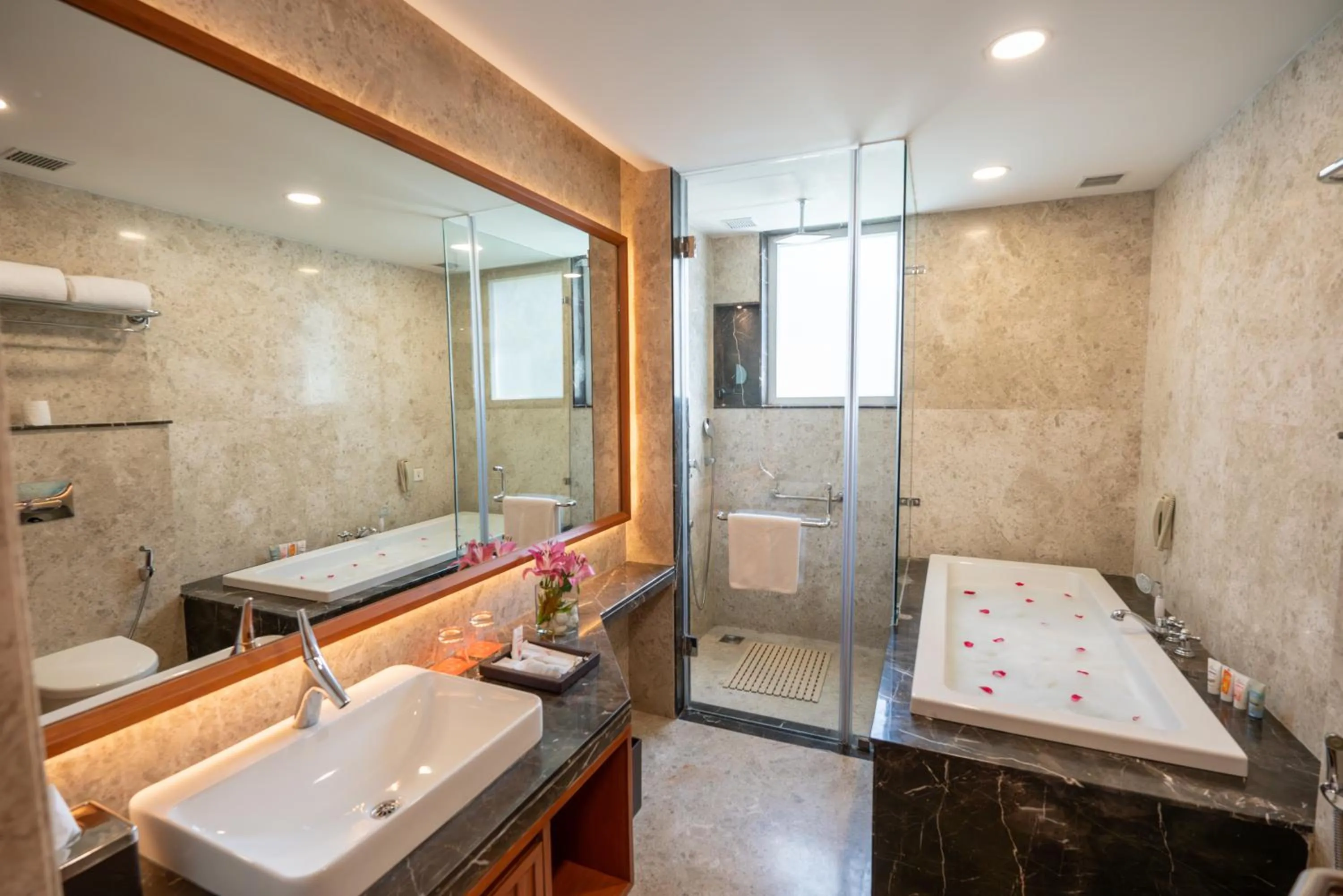 Shower in Welcomhotel By ITC Hotels, Jim Corbett