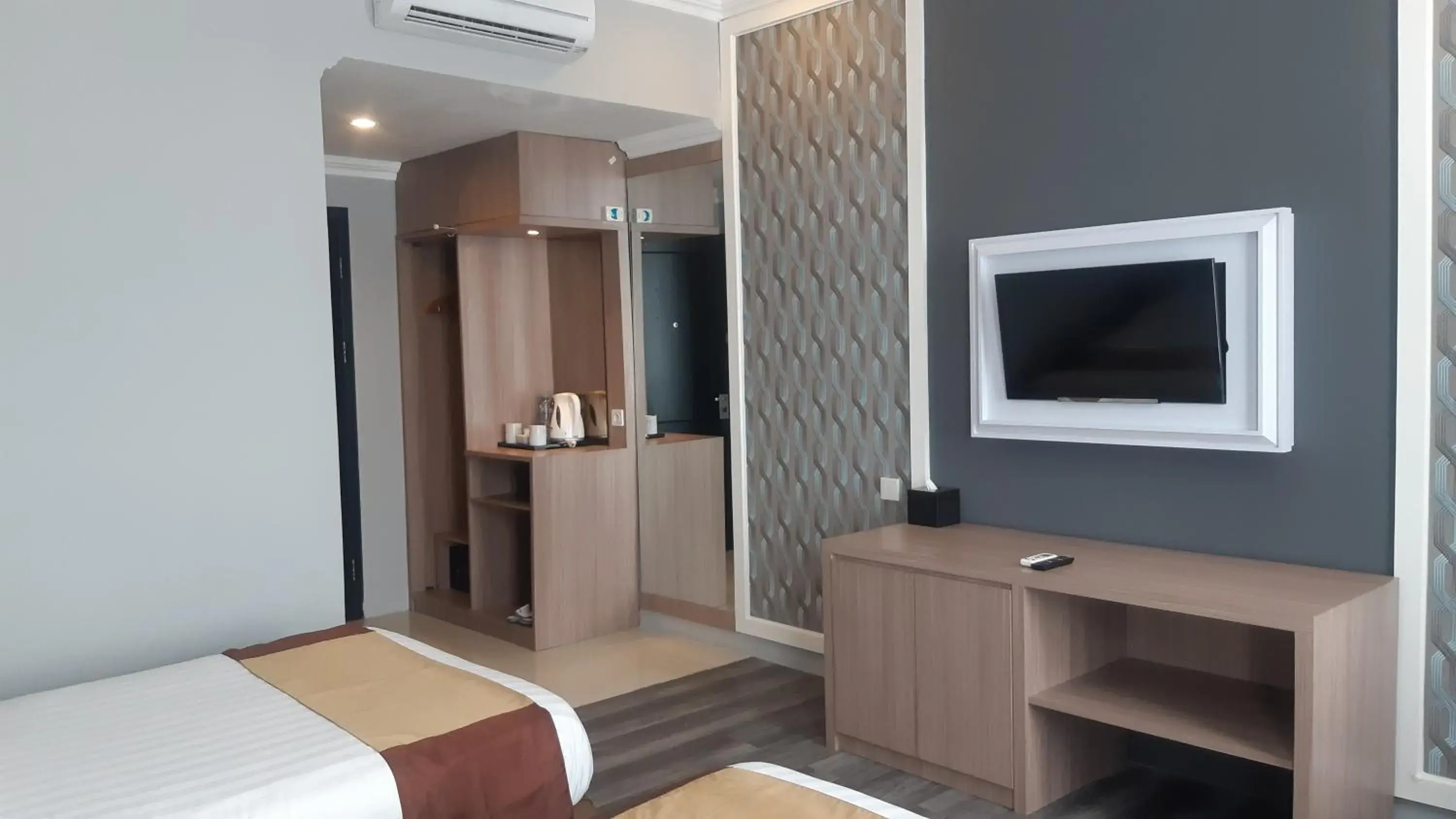Bedroom, Bed in Luminor Hotel Palembang by WH Free Massage 10 Minutes Bedroom, Bed in Luminor Hotel Palembang by WH Free Massage 10 Minutes