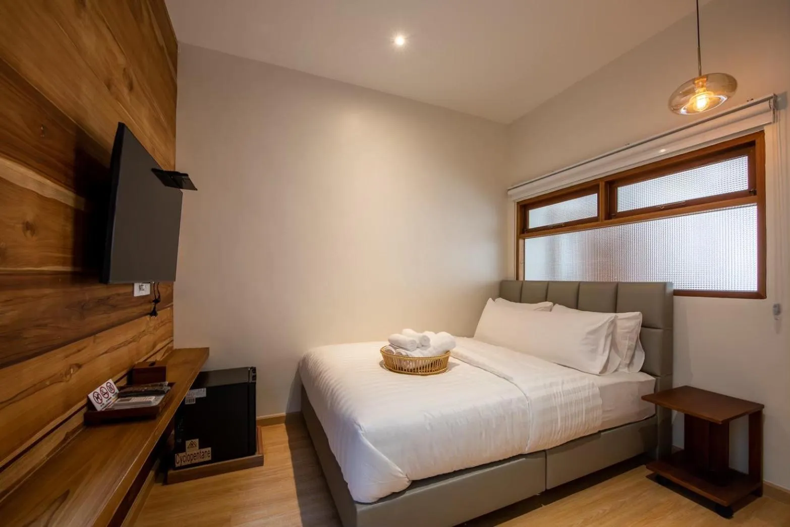 Bedroom, Bed in U chaikhong