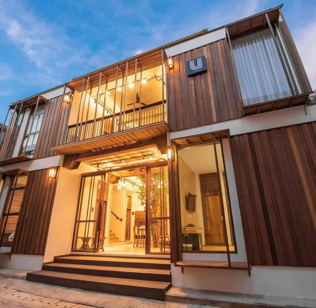 Facade/entrance in U chaikhong Facade/entrance in U chaikhong