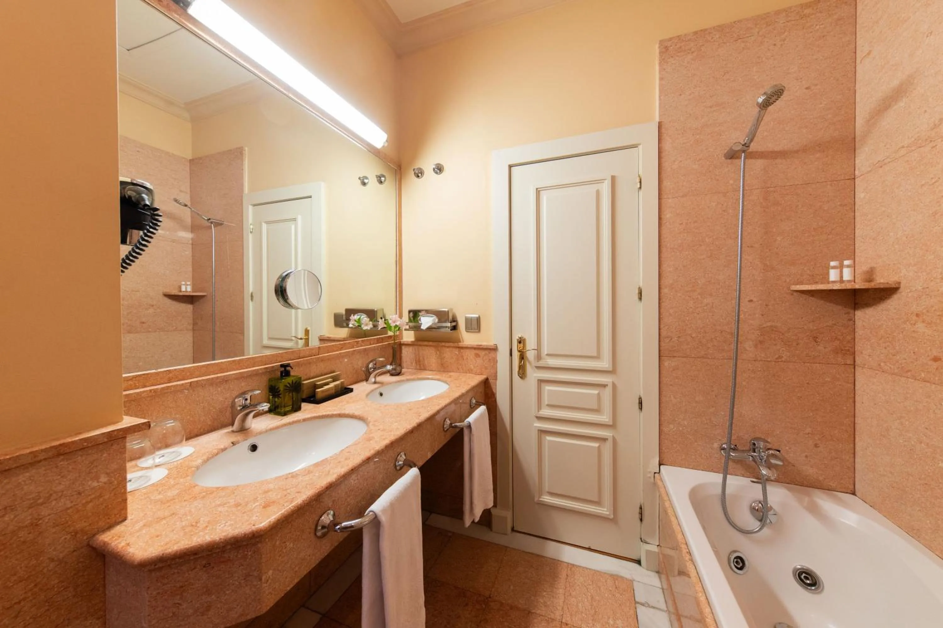 Bathroom in Casa Romana Hotel Boutique