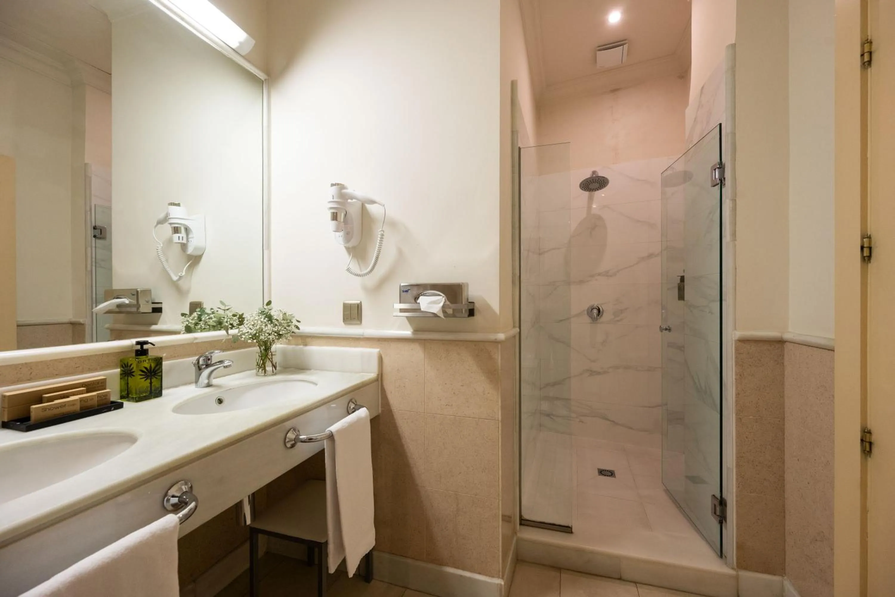 Shower in Casa Romana Hotel Boutique