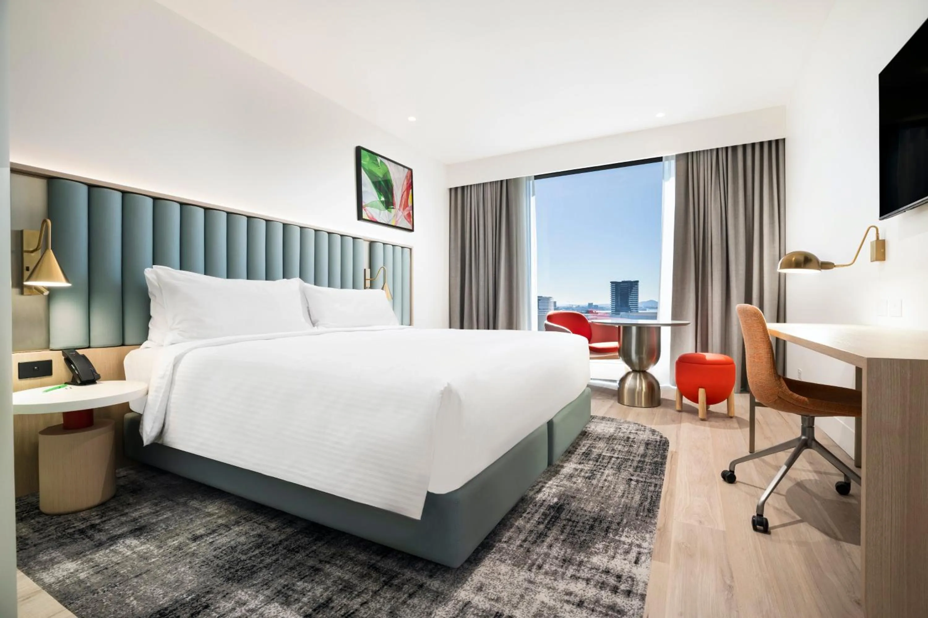 Photo of the whole room, Bed in Holiday Inn & Suites Geelong by IHG