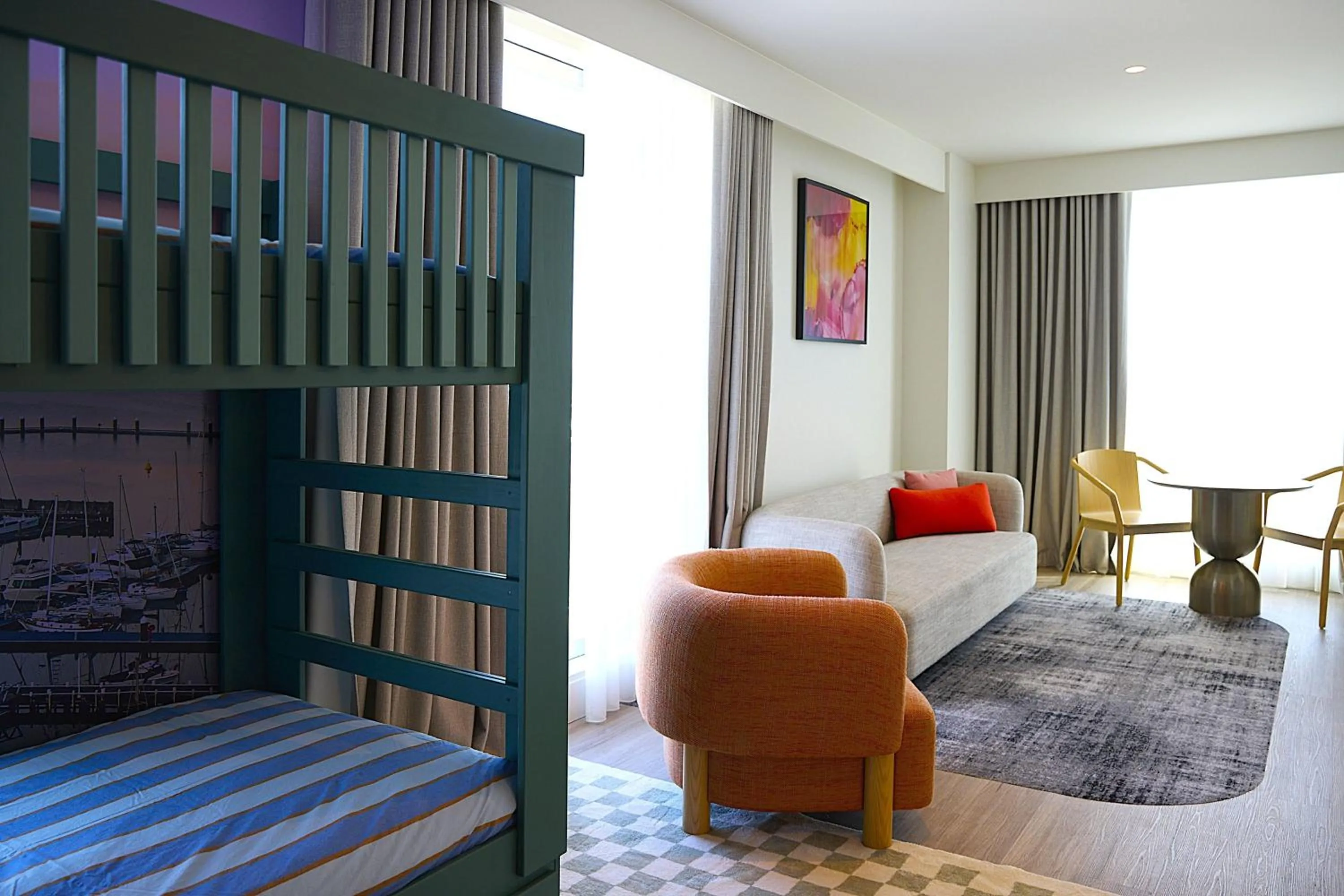 Photo of the whole room, Bed in Holiday Inn & Suites Geelong by IHG