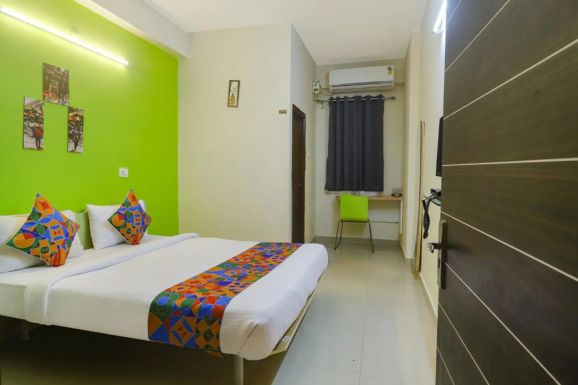 Photo of the whole room, Bed in FabHotel Broholic - Nr Biodiversity Complex, Gachibowli, Silpa Gram Craft Village, HITEC City Photo of the whole room, Bed in FabHotel Broholic - Nr Biodiversity Complex, Gachibowli, Silpa Gram Craft Village, HITEC City