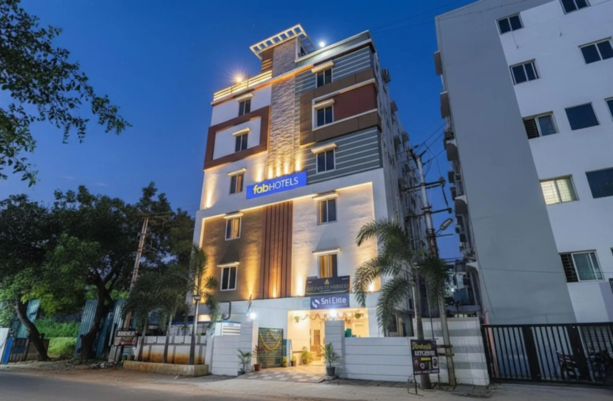 Property building in FabHotel Broholic - Nr Biodiversity Complex, Gachibowli, Silpa Gram Craft Village, HITEC City