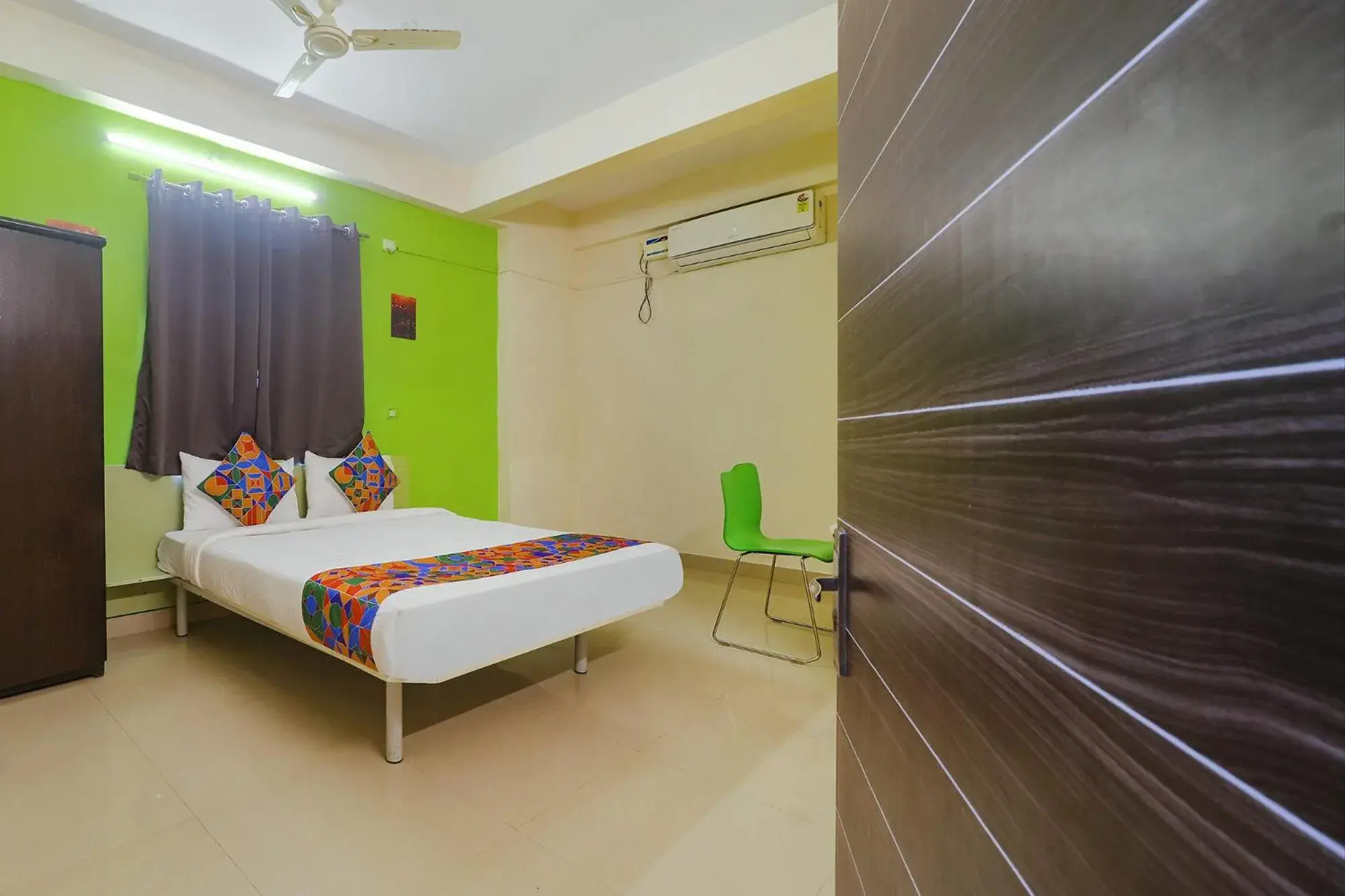 Photo of the whole room, Bed in FabHotel Broholic - Nr Biodiversity Complex, Gachibowli, Silpa Gram Craft Village, HITEC City Photo of the whole room, Bed in FabHotel Broholic - Nr Biodiversity Complex, Gachibowli, Silpa Gram Craft Village, HITEC City