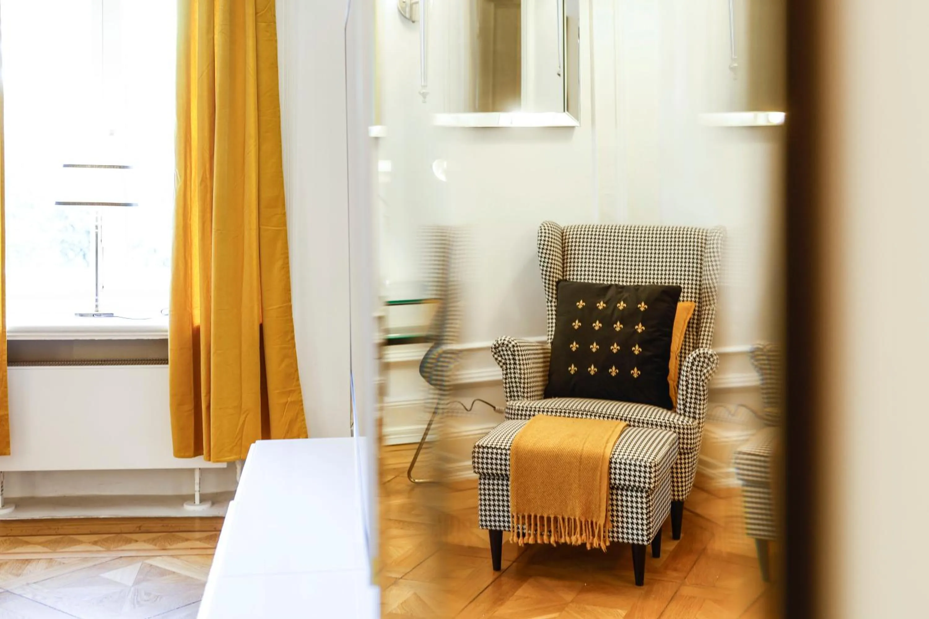 Seating area in Sleephotels Alsterroom