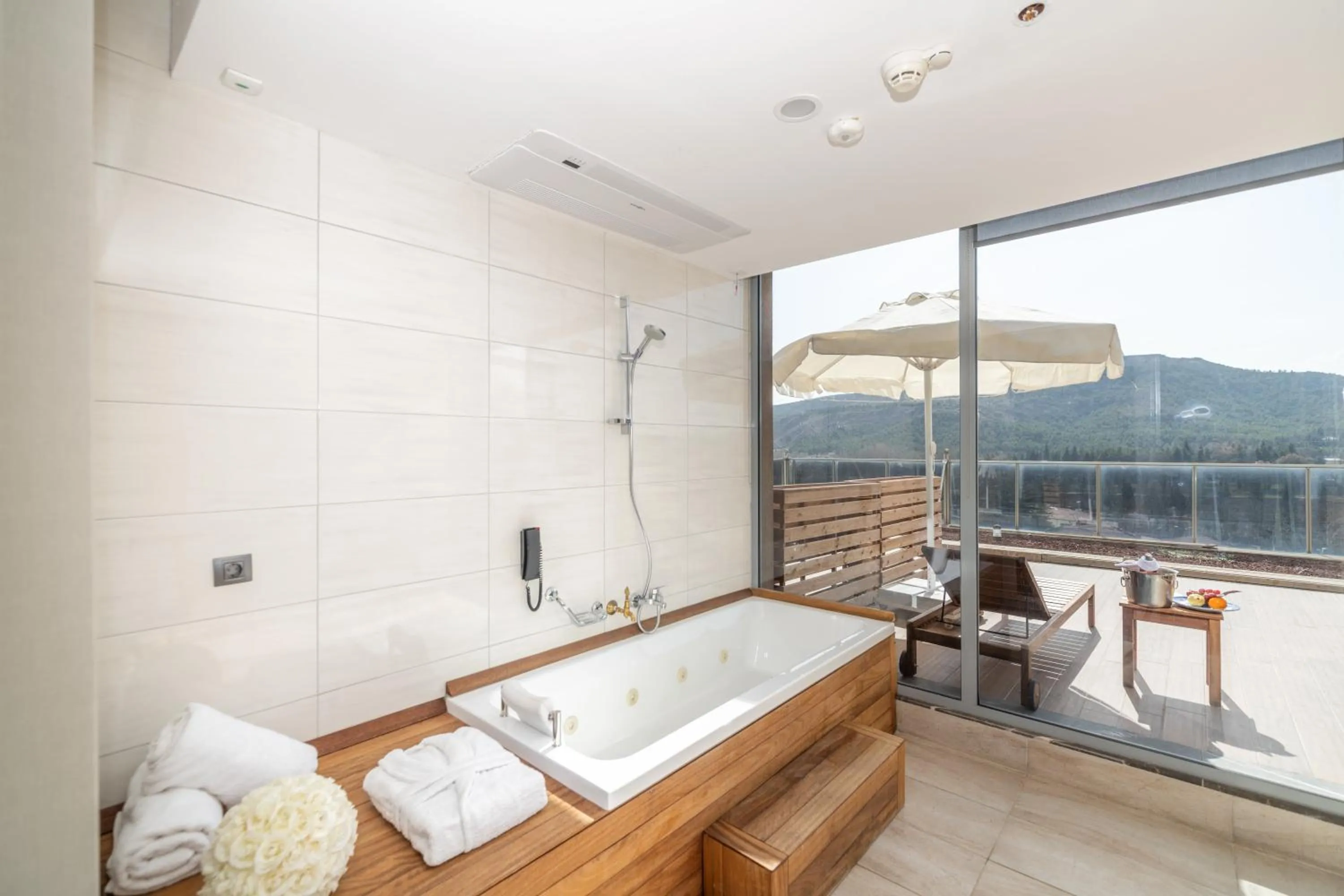 Hot Tub in Questa Thermal & Spa Hotel