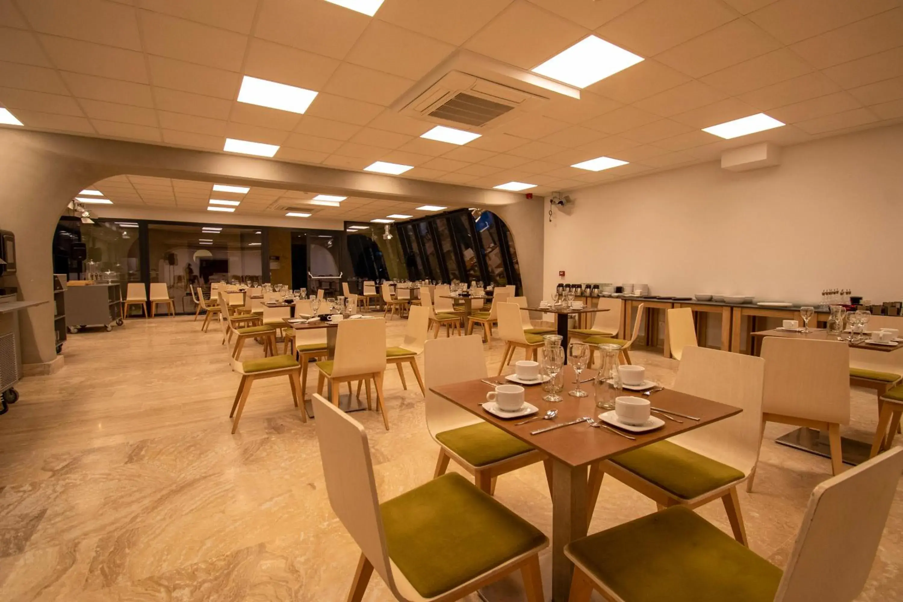 Restaurant/places to eat in Ekilibrio Hotel & Apart-Suites Restaurant/places to eat in Ekilibrio Hotel & Apart-Suites