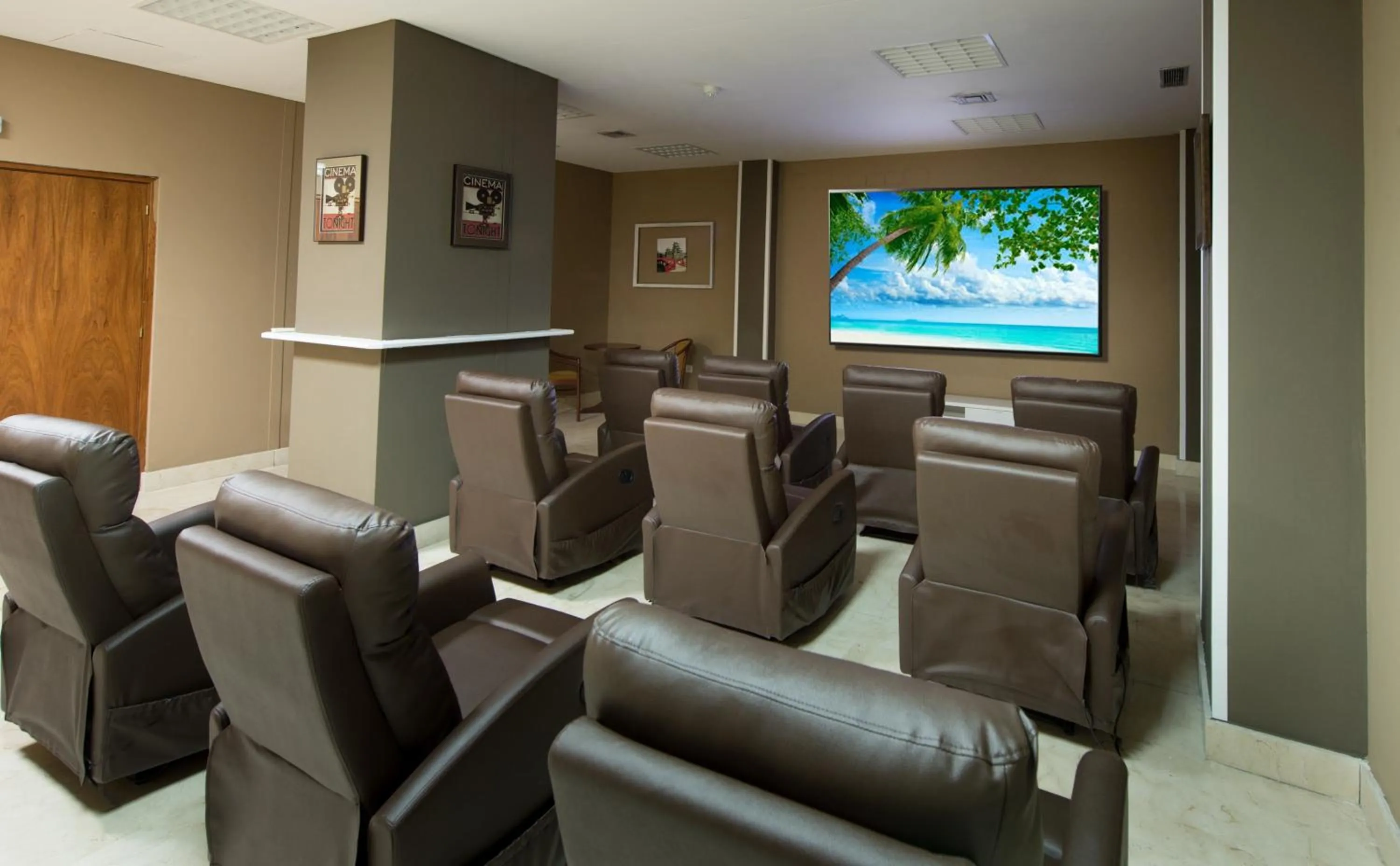 Communal lounge/ TV room in Segovia Sierra de Guadarrama