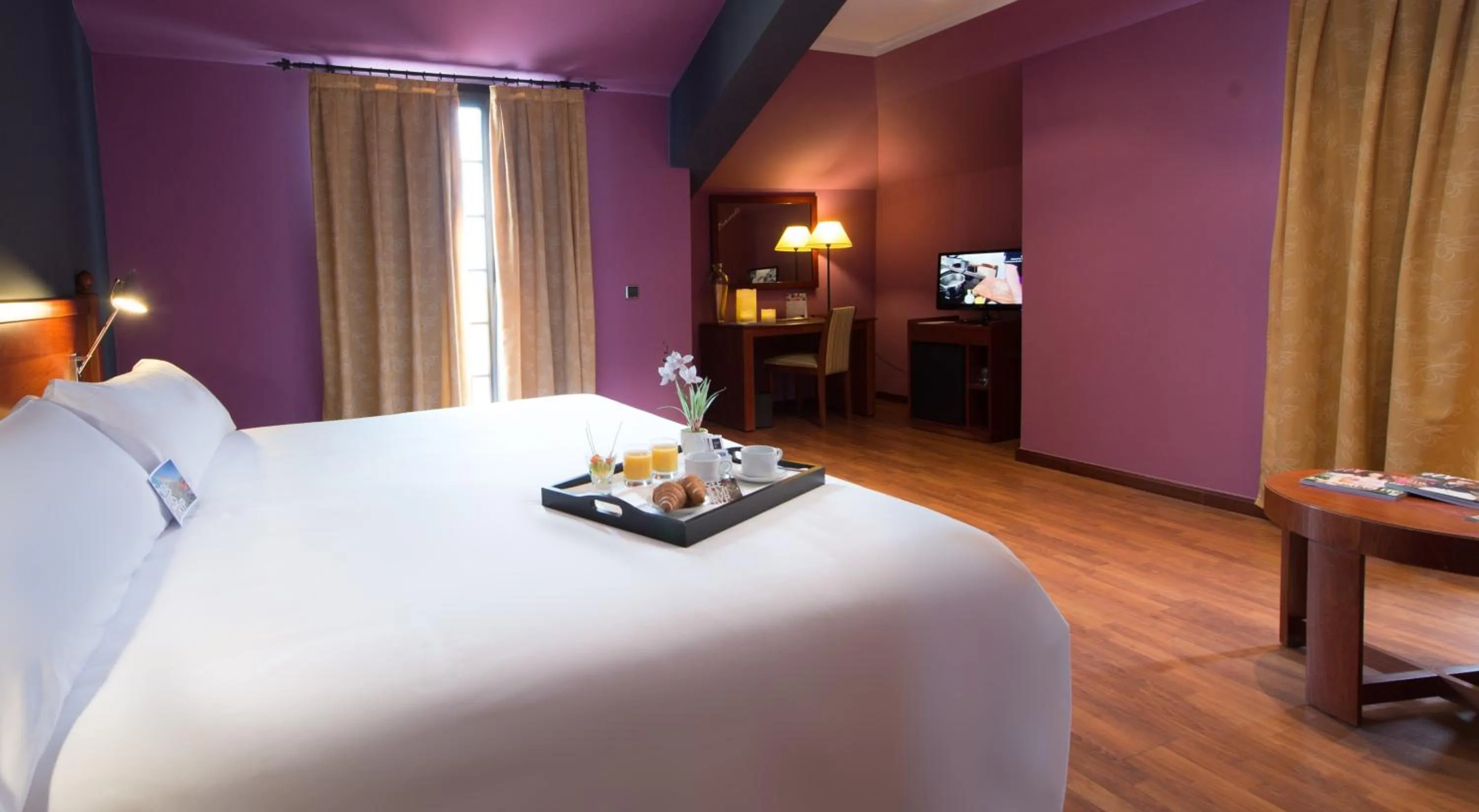 Bedroom, Bed in Segovia Sierra de Guadarrama