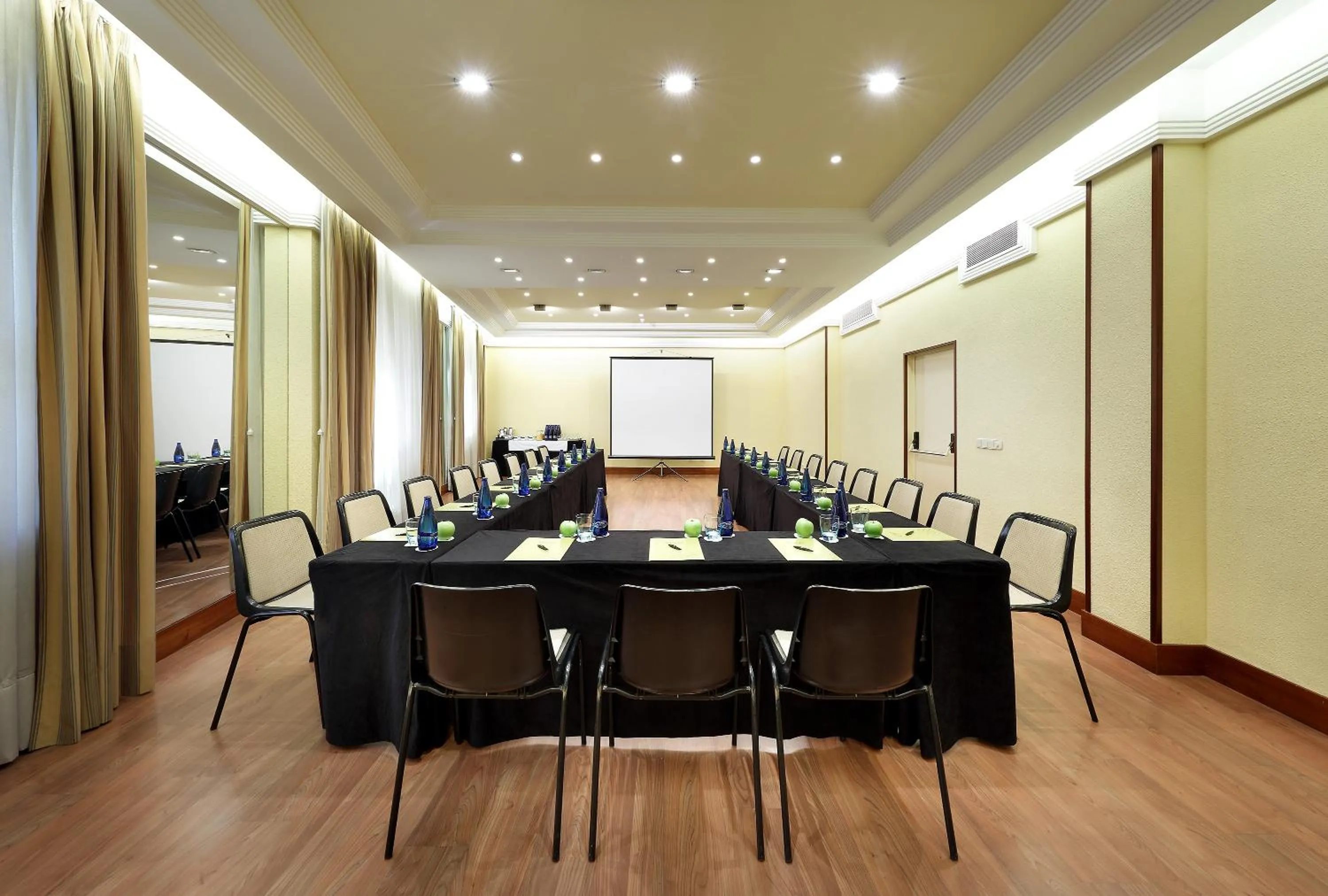 Meeting/conference room in Exe Salamanca