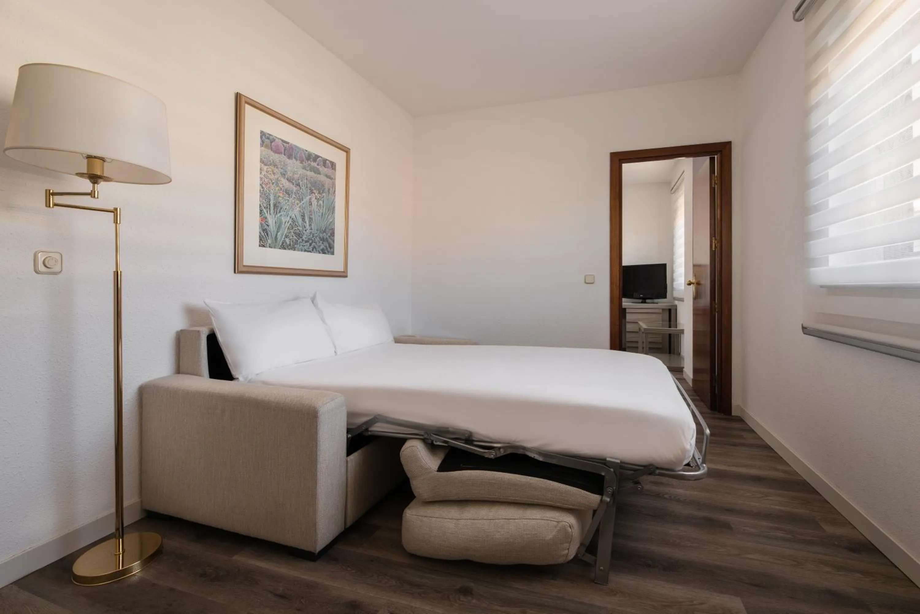 Photo of the whole room, Bed in Exe Salamanca