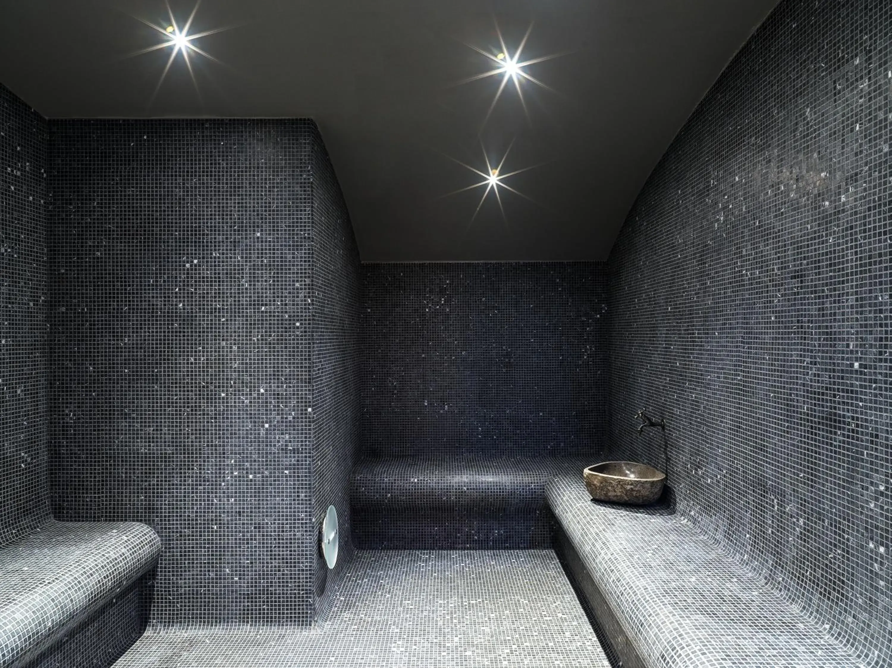Spa and wellness centre/facilities in NYX Esperia Palace Hotel Athens by Leonardo Hotels Spa and wellness centre/facilities in NYX Esperia Palace Hotel Athens by Leonardo Hotels