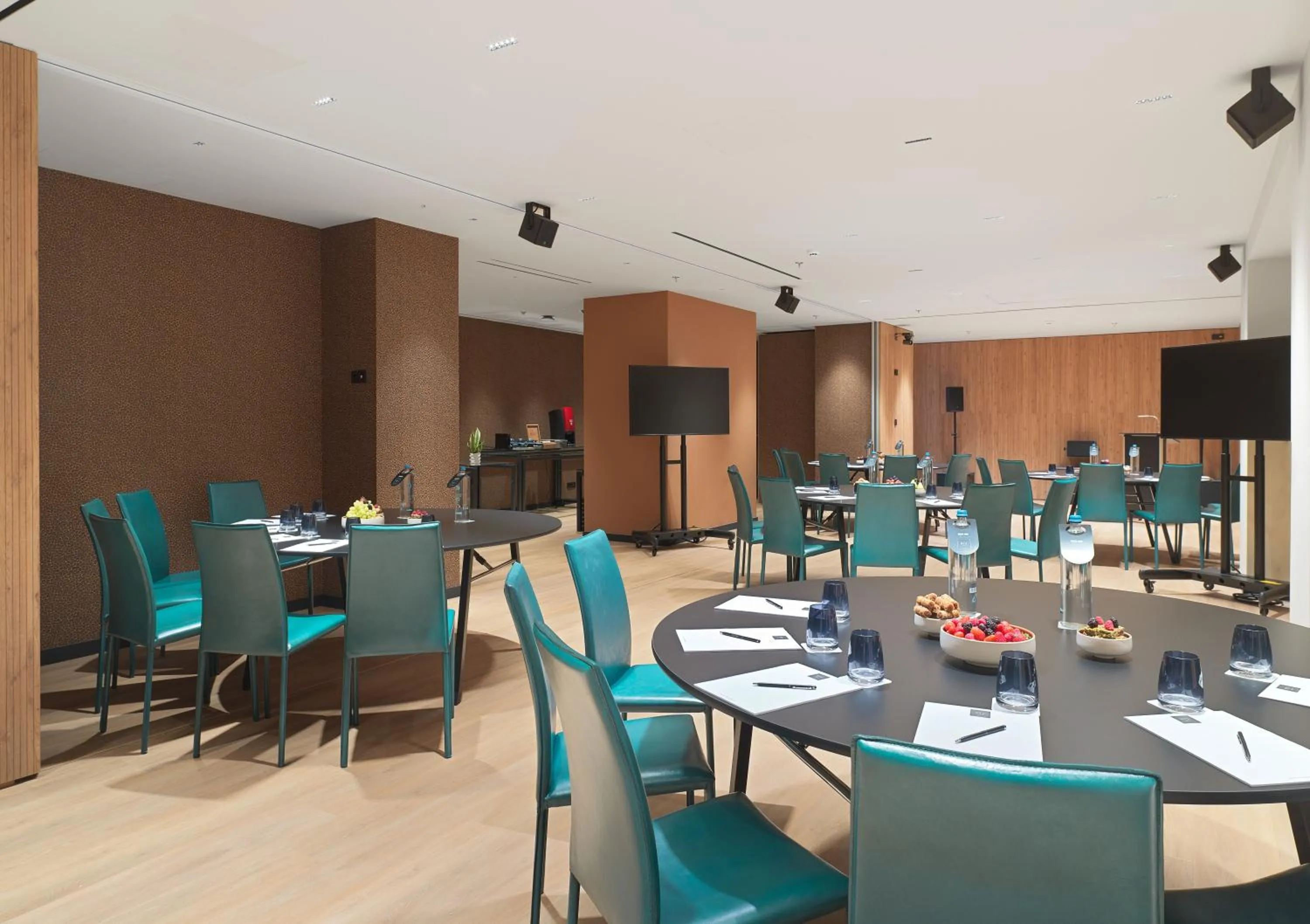 Business facilities in NYX Esperia Palace Hotel Athens by Leonardo Hotels