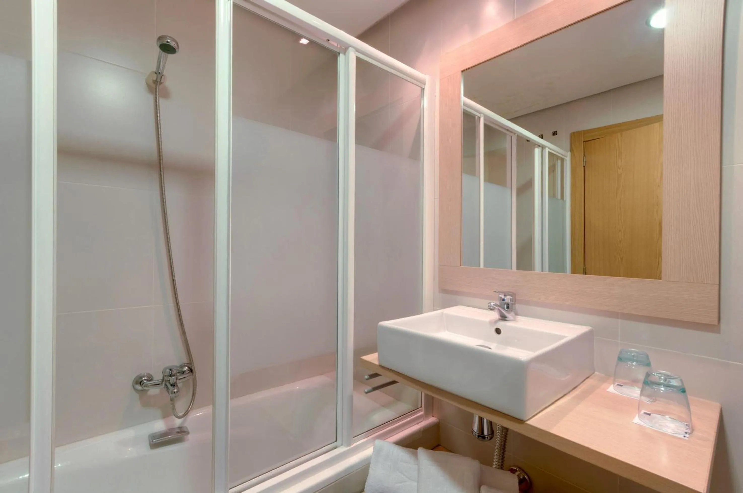 Bedroom in Hotel Puertollano